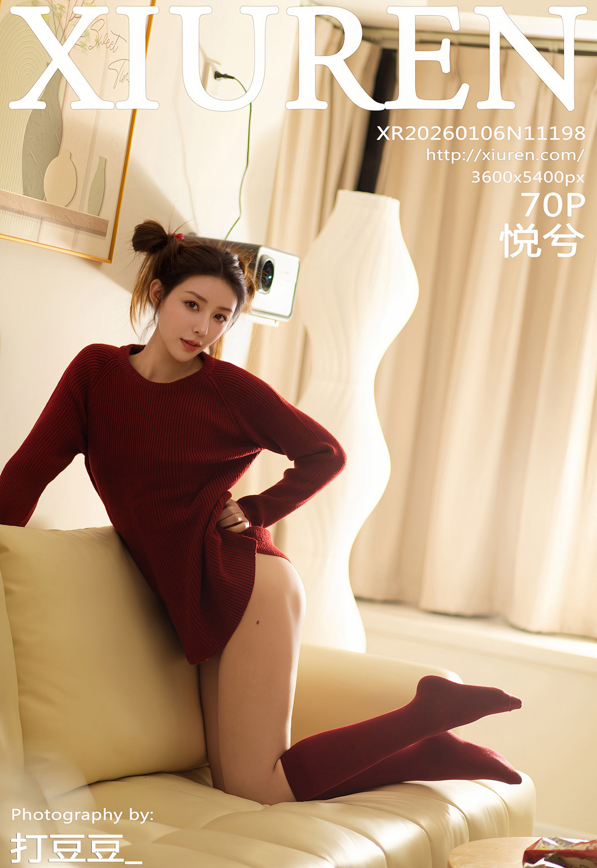 [XiuRen秀人网] 2026.01.06 No.11198 悦兮 深色毛衣 极致美腿 性感写真 [70+1P]