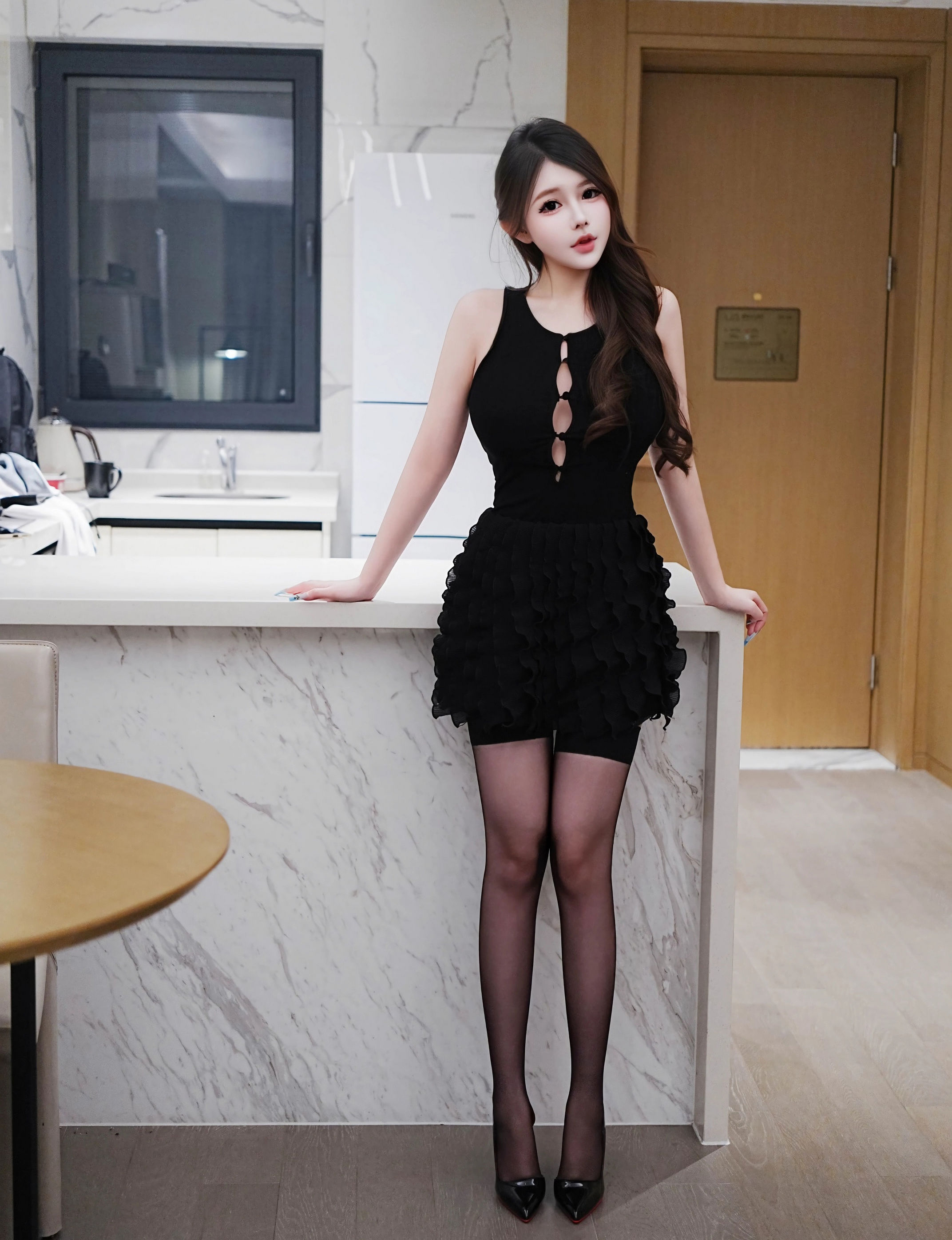 [XiuRen秀人网] 2026.01.07 No.11204 甜妮 黑色短裙 魅惑黑丝 性感写真 [74+1P]