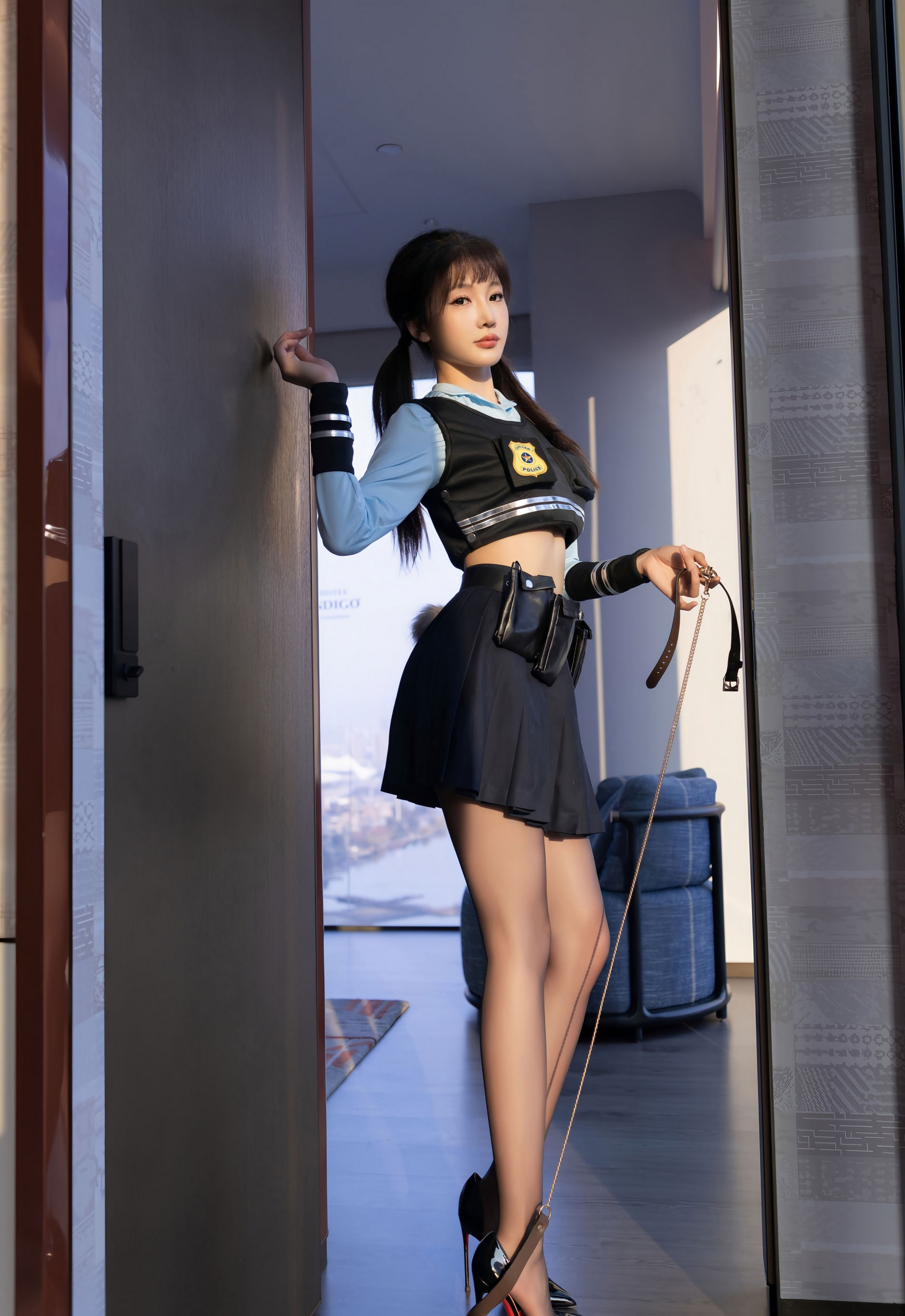 [XiuRen秀人网] 2026.01.08 No.11209 陆萱萱 蓝色制服诱惑 性感写真 [77+1P]
