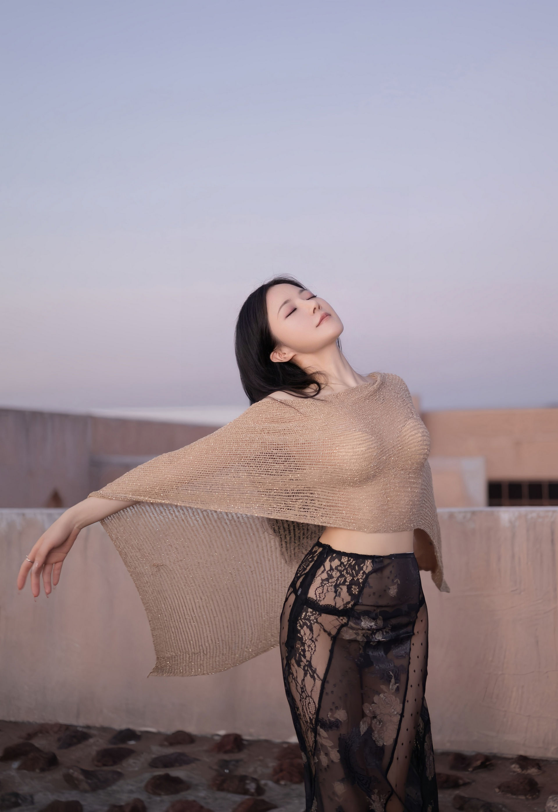 [XiuRen秀人网] 2026.01.09 No.11217 鱼子酱Fish 黑色蕾丝裙 性感黑色情趣内衣 珠海旅拍写真 [81+1P]