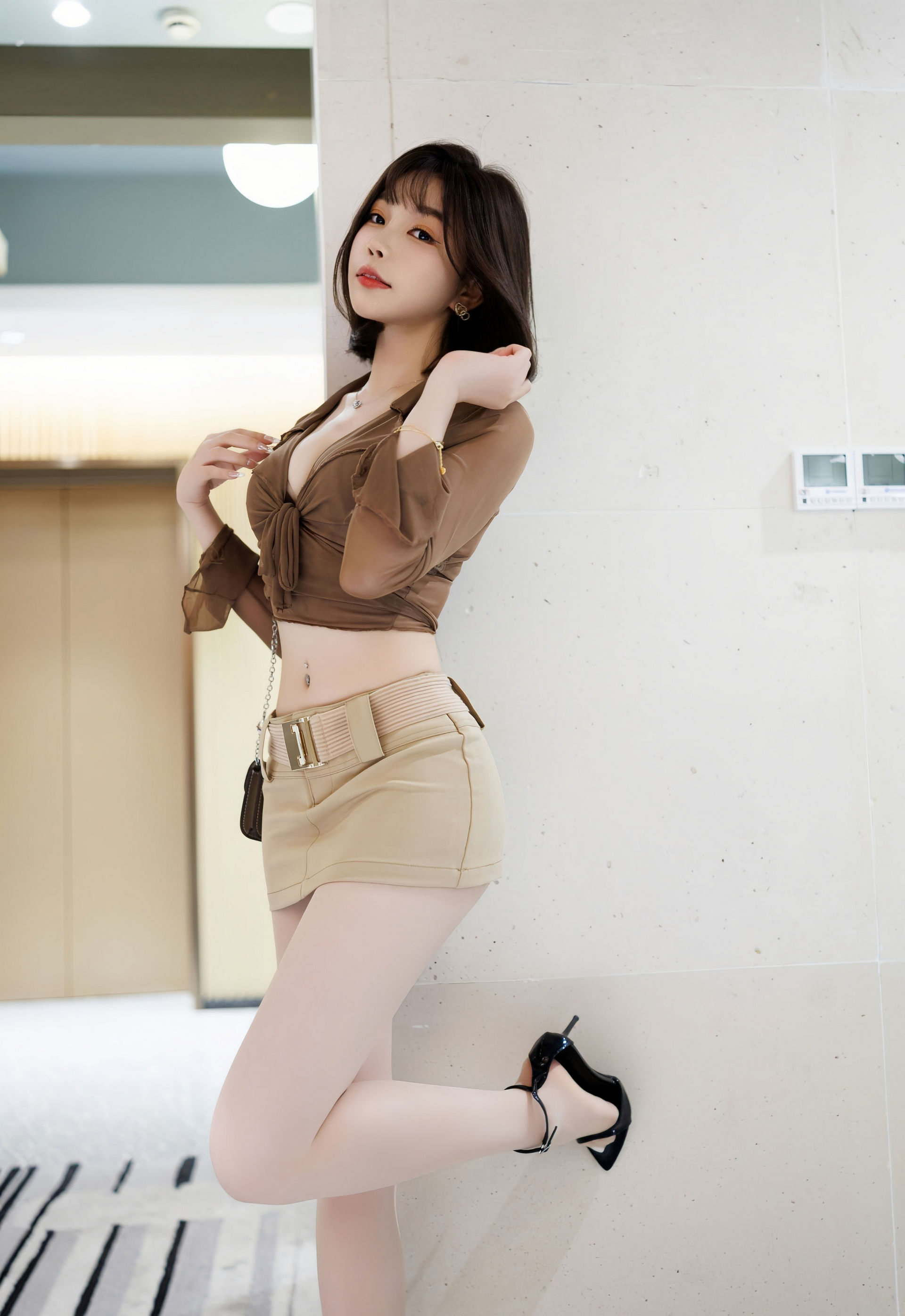 [XiuRen秀人网] 2026.01.13 No.11225 莉芝荔枝 深色内衣 白色丝袜 性感写真 [80+1P]