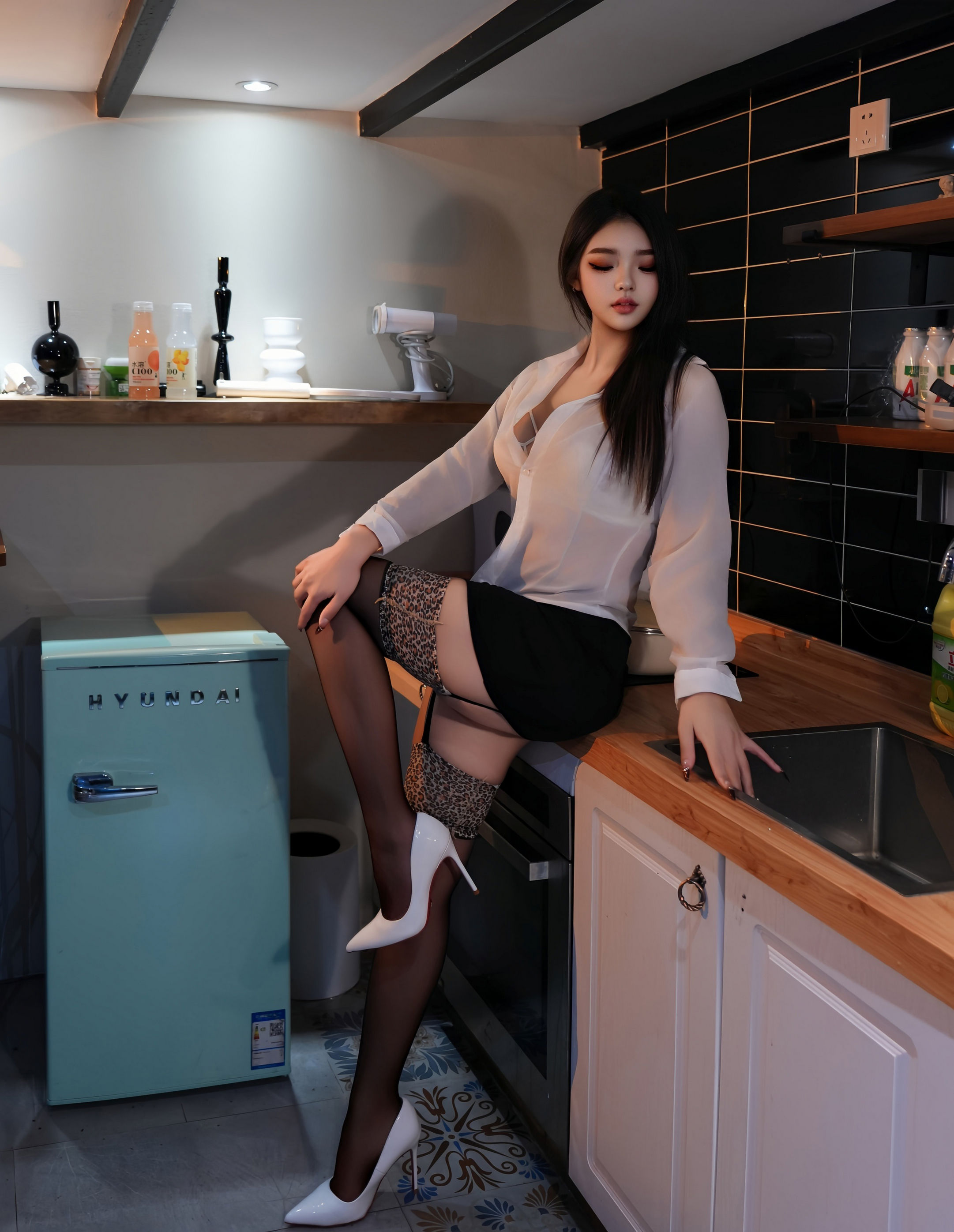 [XiuRen秀人网] 2026.01.20 No.11251 冬安 黑色短裙 魅惑黑丝 性感写真 [80+1P]