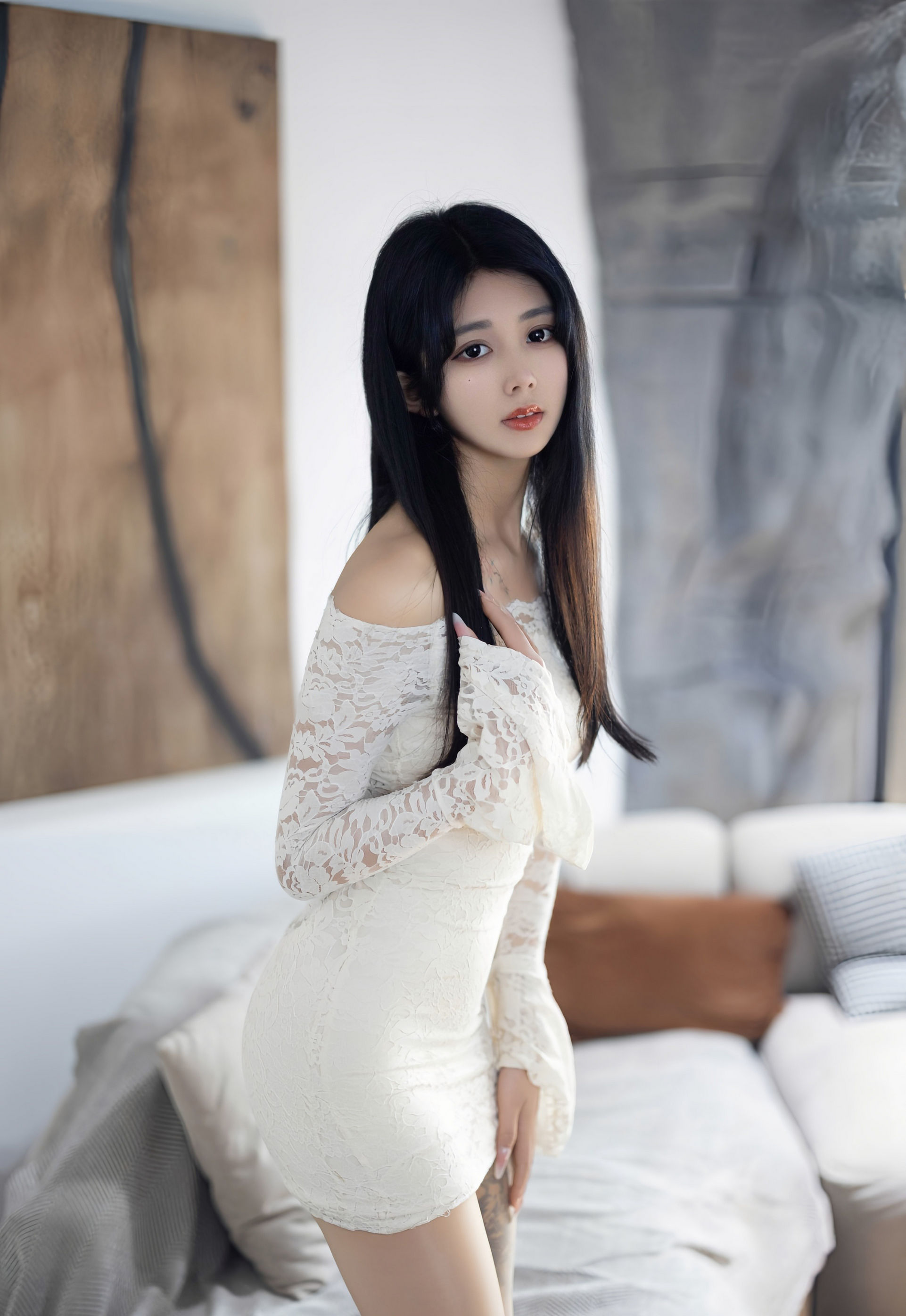 [XiuRen秀人网] 2026.01.21 No.11255 姜冉冉_Renee@ 白色连衣短裙 诱人肉色丝袜 性感写真 [75+1P]