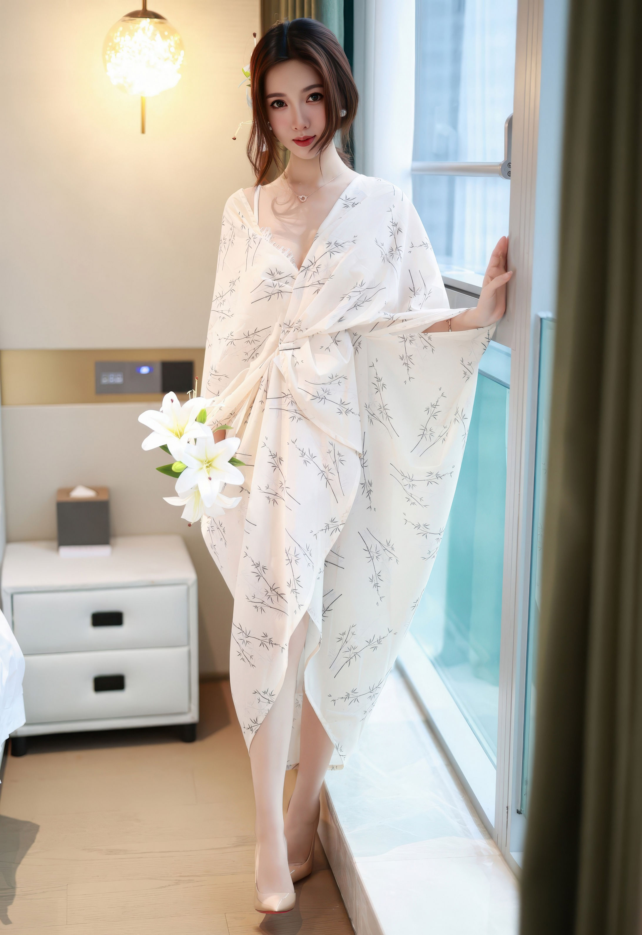 [YOUMI尤蜜荟] 2026.01.22 VOL.1201 Twins-桃桃 白色蕾丝内衣 诱人肉色丝袜 性感写真 [64+1P]