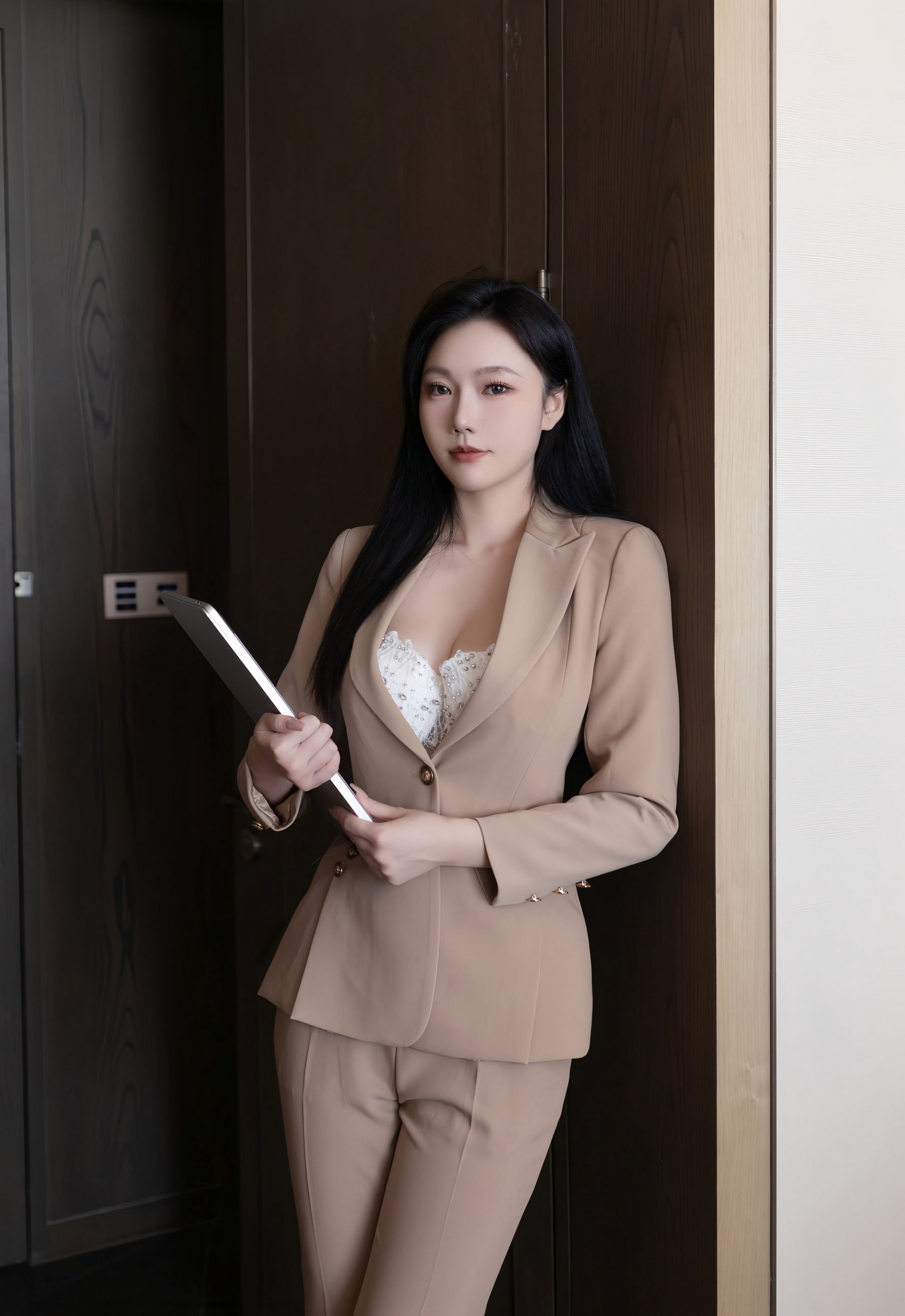 [XiuRen秀人网] 2026.01.27 No.11282 安然anran 米色西服 诱人肉色丝袜 性感写真 [72+1P]