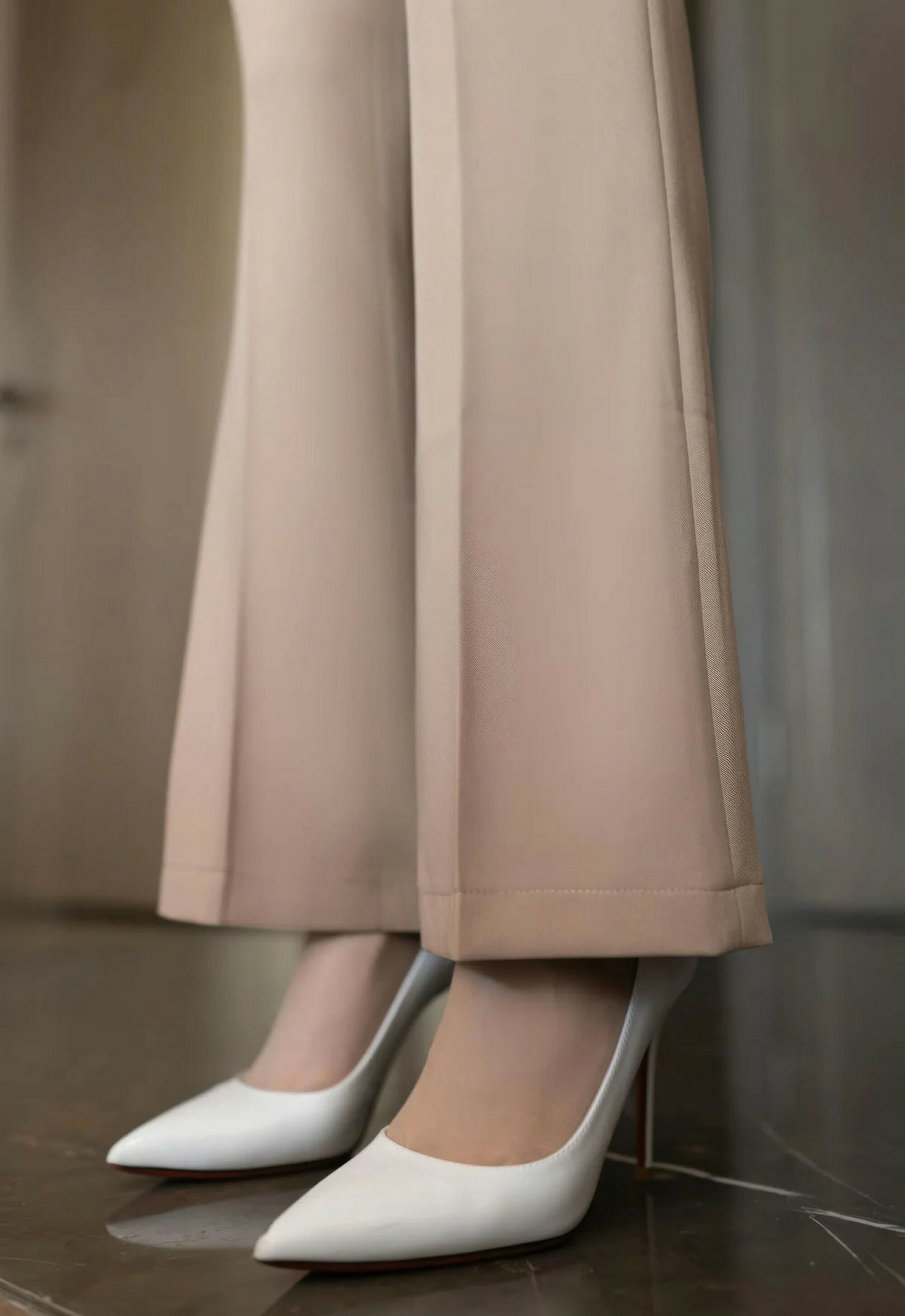 [XiuRen秀人网] 2026.01.27 No.11282 安然anran 米色西服 诱人肉色丝袜 性感写真 [72+1P]