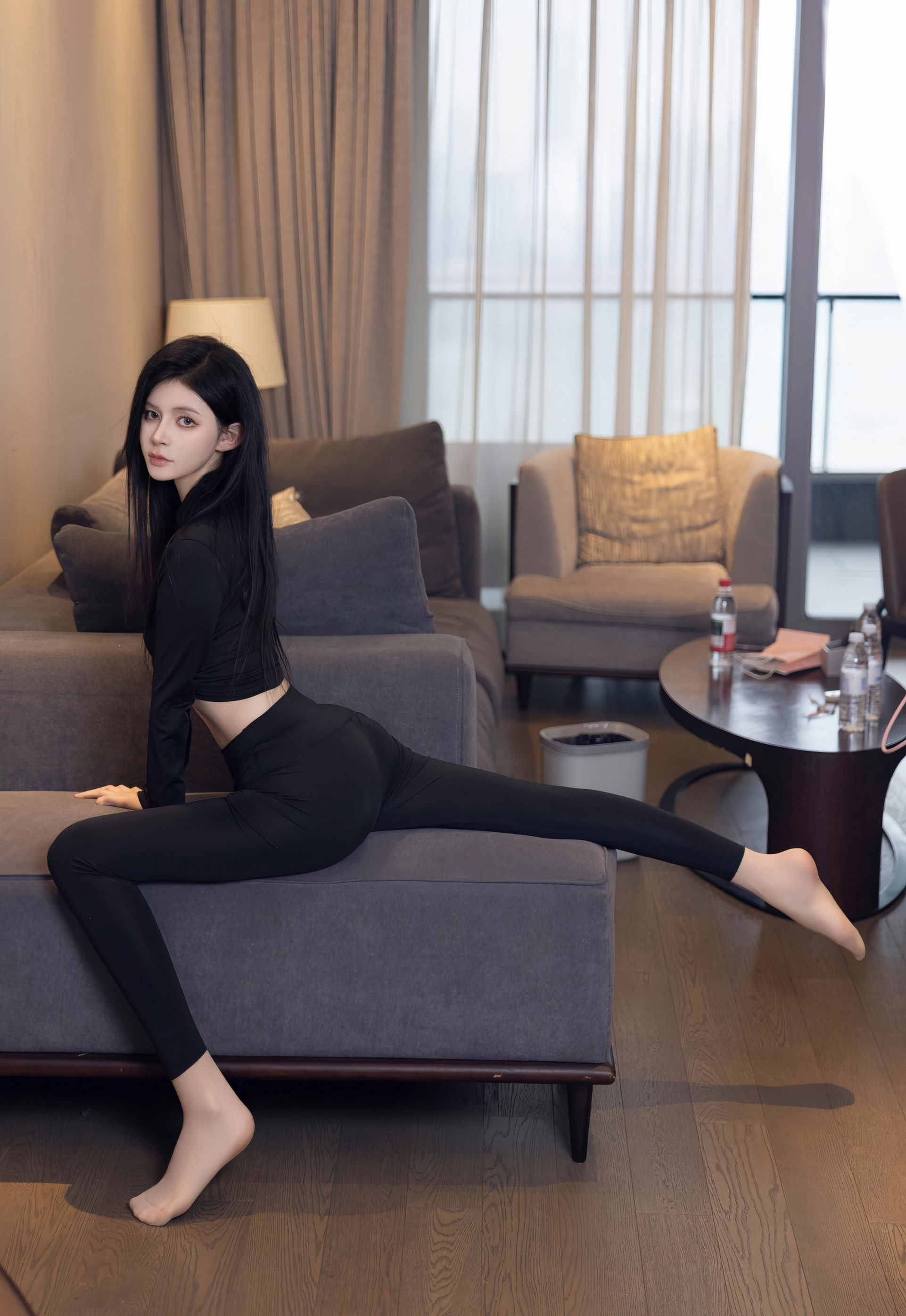 [XiuRen秀人网] 2026.01.28 No.11283 沈如斯 新人首套写真 性感黑色情趣内衣 [85+1P]