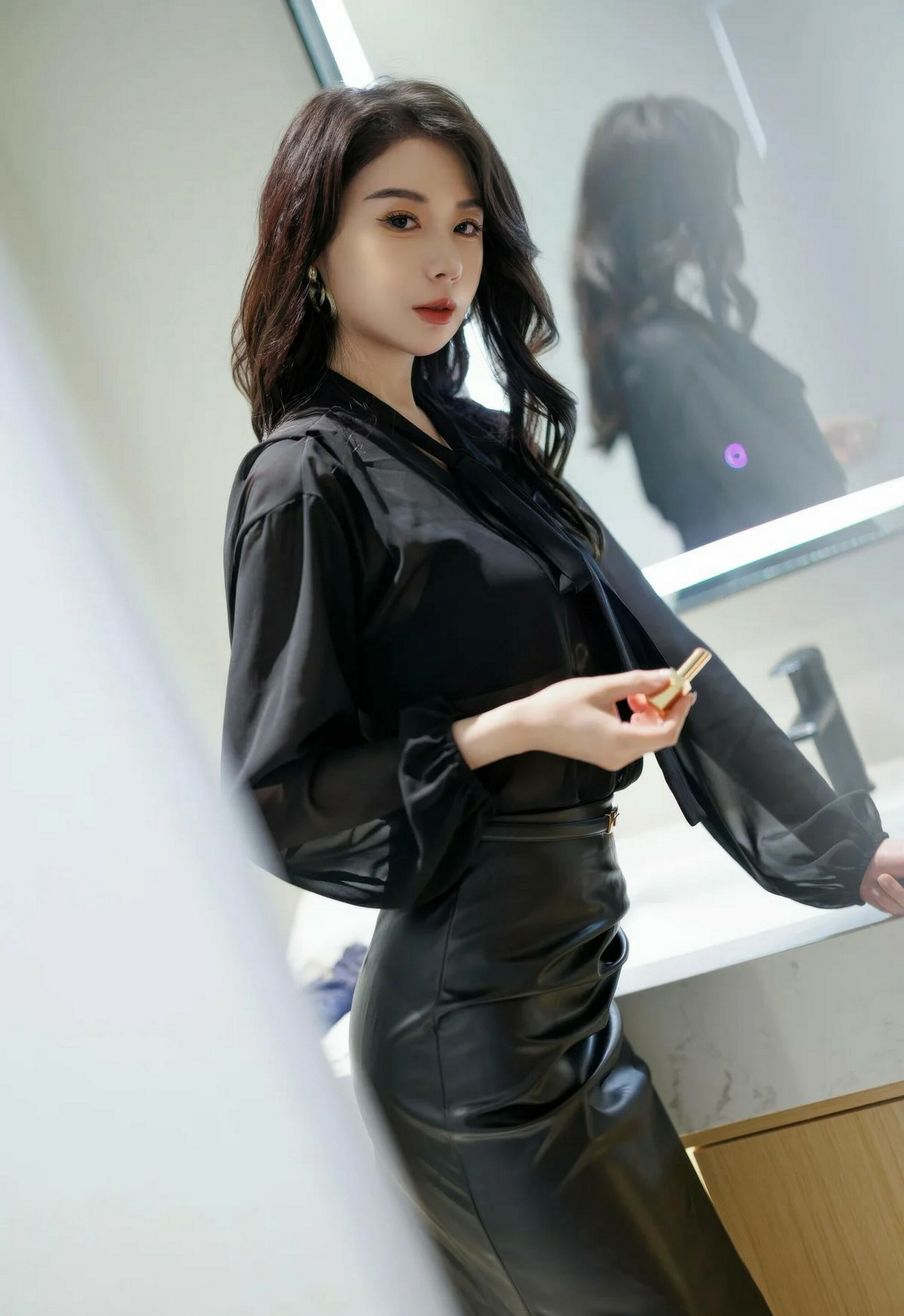 [XiuRen秀人网] 2026.01.29 No.11291 心玥 黑色皮裙 魅惑黑丝 性感写真 [90+1P]