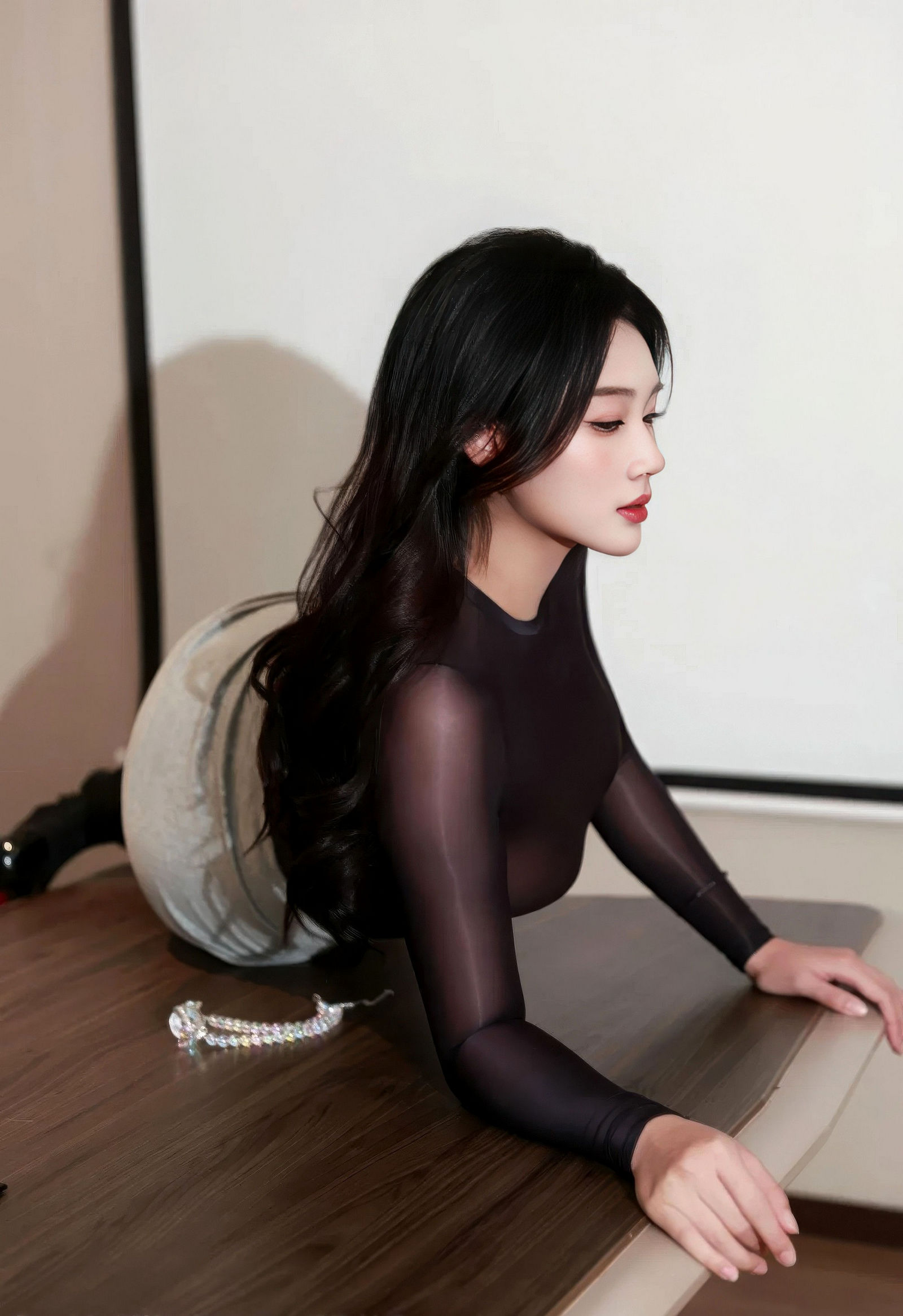 [XiuRen秀人网] 2026.01.30 No.11296 南乔 黑色连体丝袜 性感写真 [73+1P]