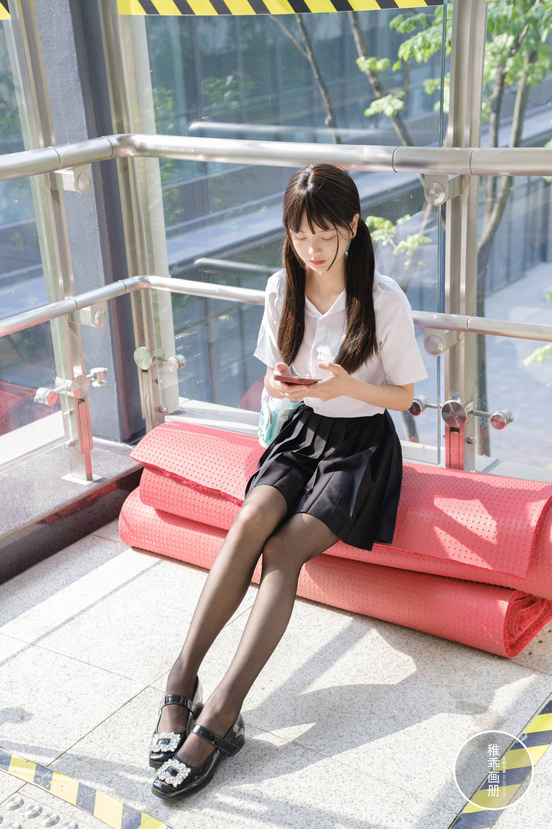 [稚乖画册] 夜夜逛街 13D黑丝 [60P]