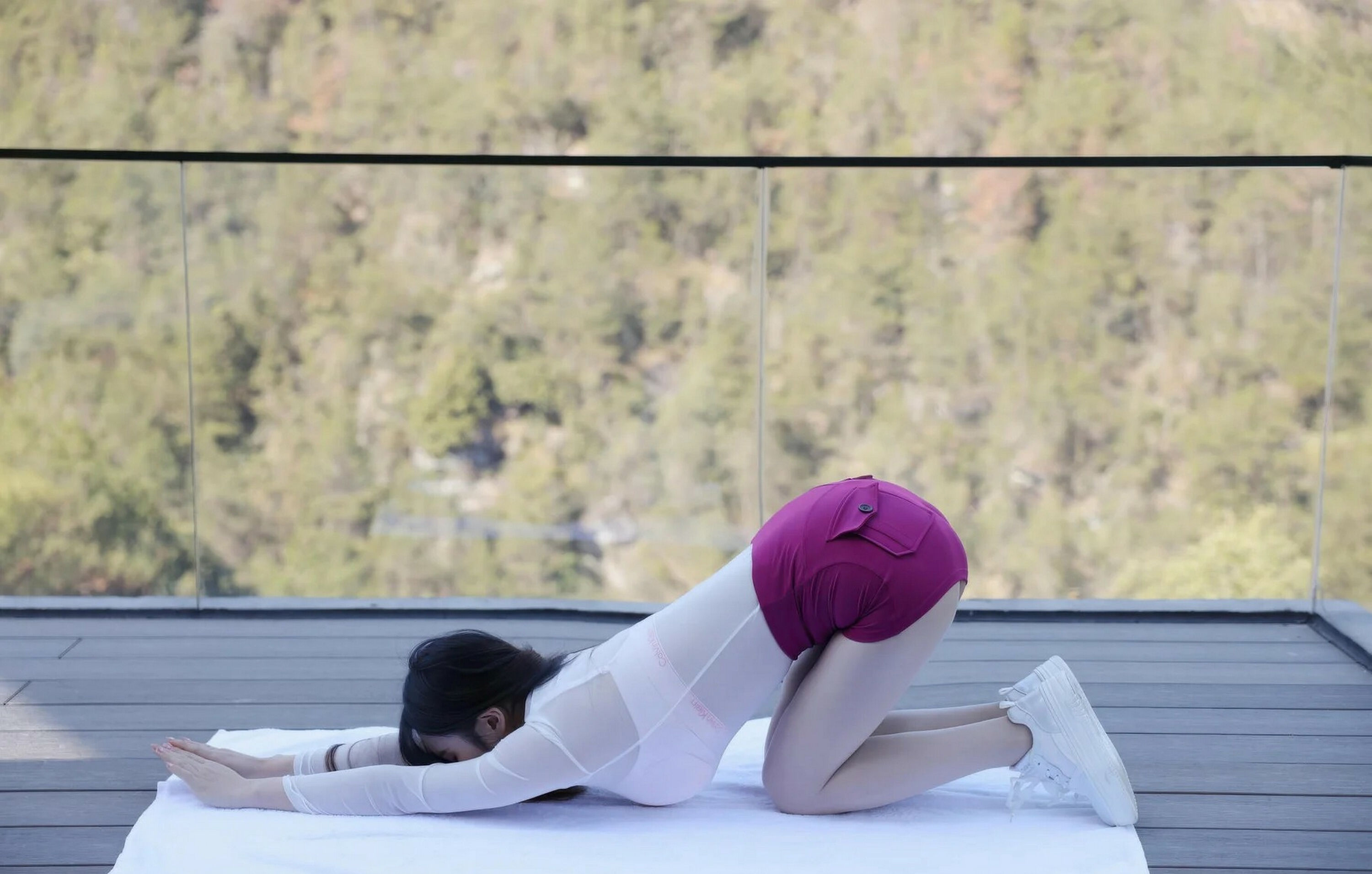 [XiuRen秀人网] 2026.01.30 No.11305 小肉肉咪 性感轻透白色上衣 江浙沪旅拍写真 [76P]