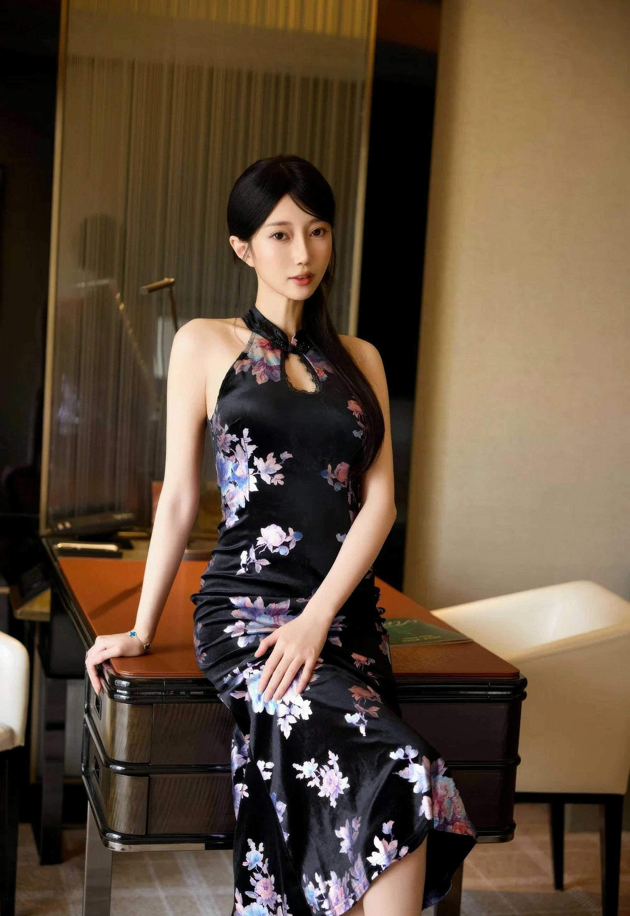 [XiuRen秀人网] 2026.02.02 No.11308 玥儿玥er 性感深色旗袍 江浙沪旅拍写真 [76+1P]