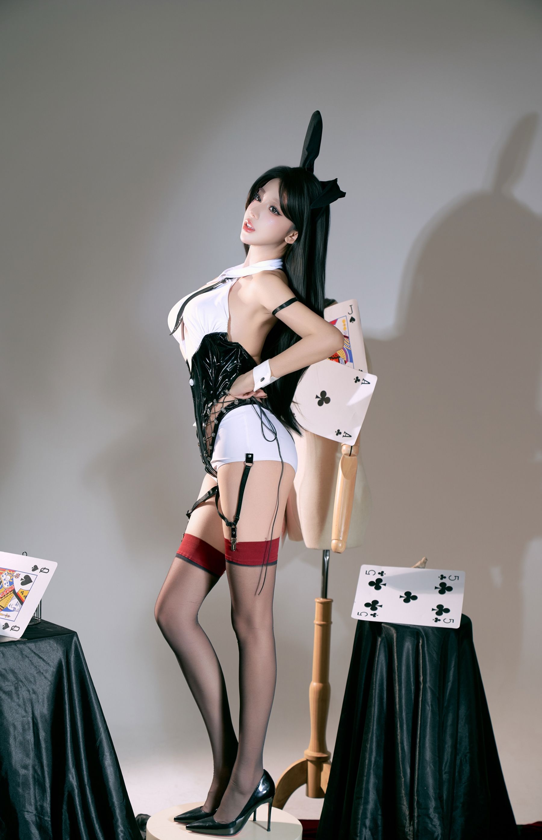 [COSPLAY]过期米线线喵 – 卡牌兔女郎