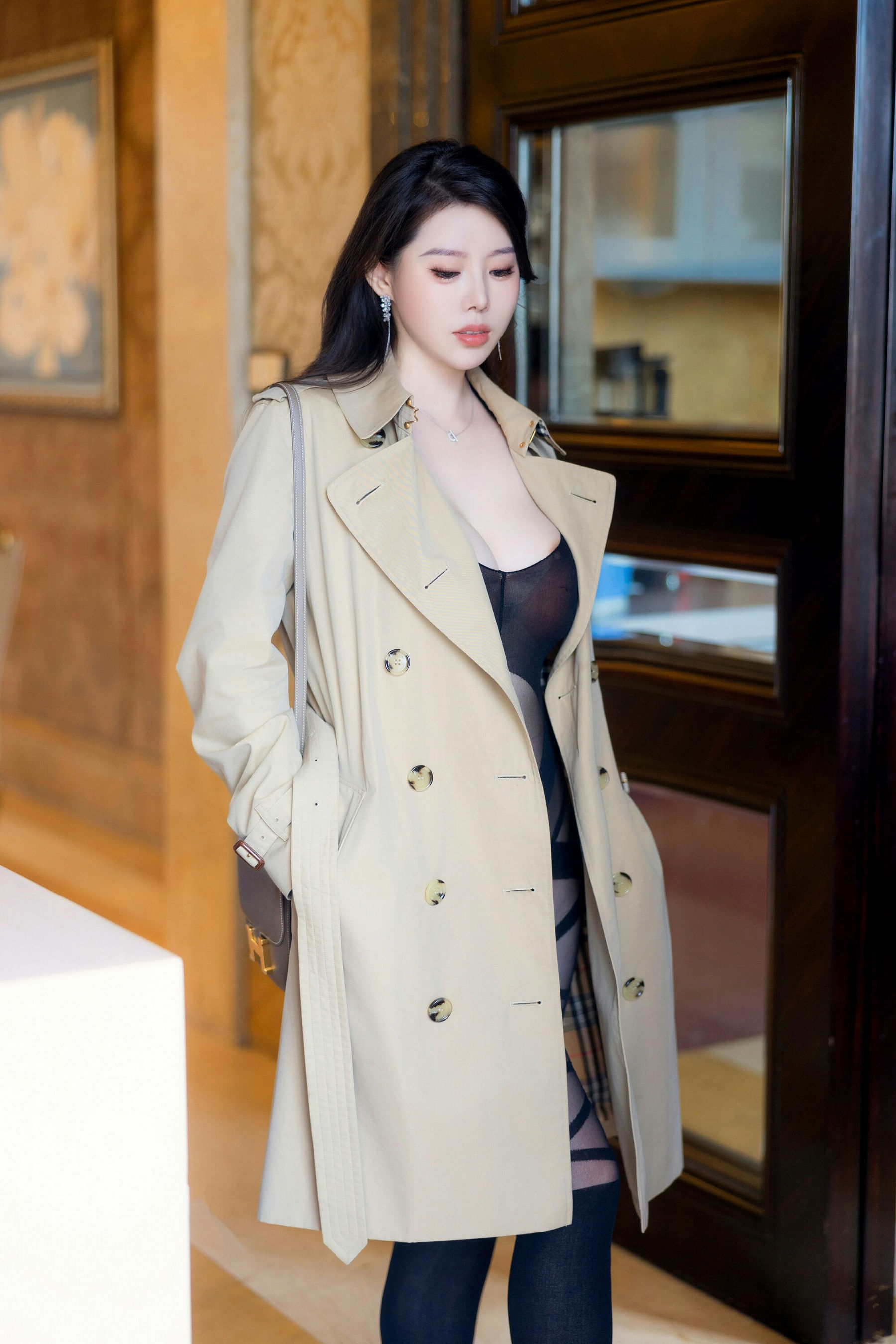 [秀人内购] 白茹雪 诱人私拍福利 风衣黑丝