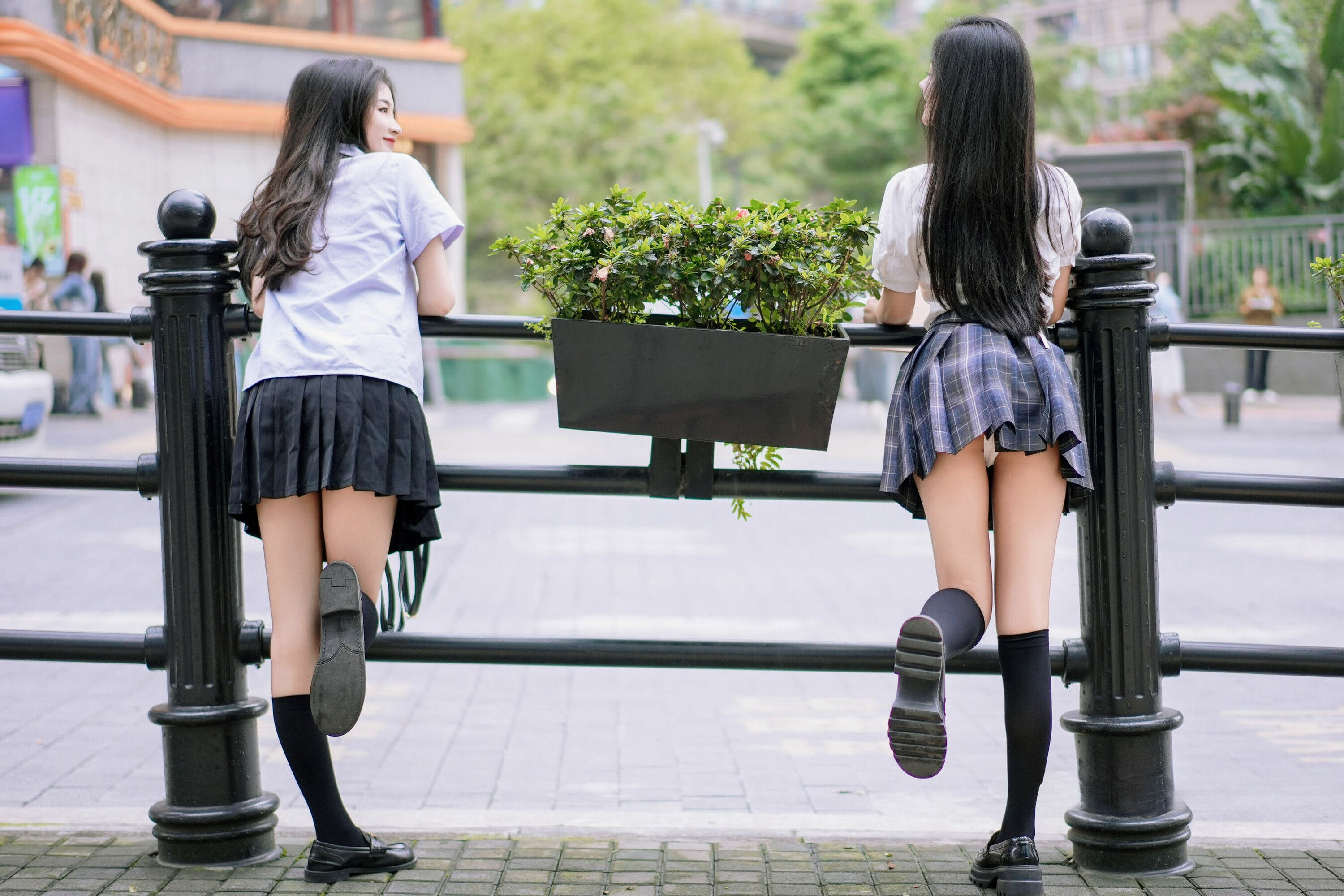 [秀人内购] 鱼尾fish & 谭小灵 诱人私拍福利 双人JK