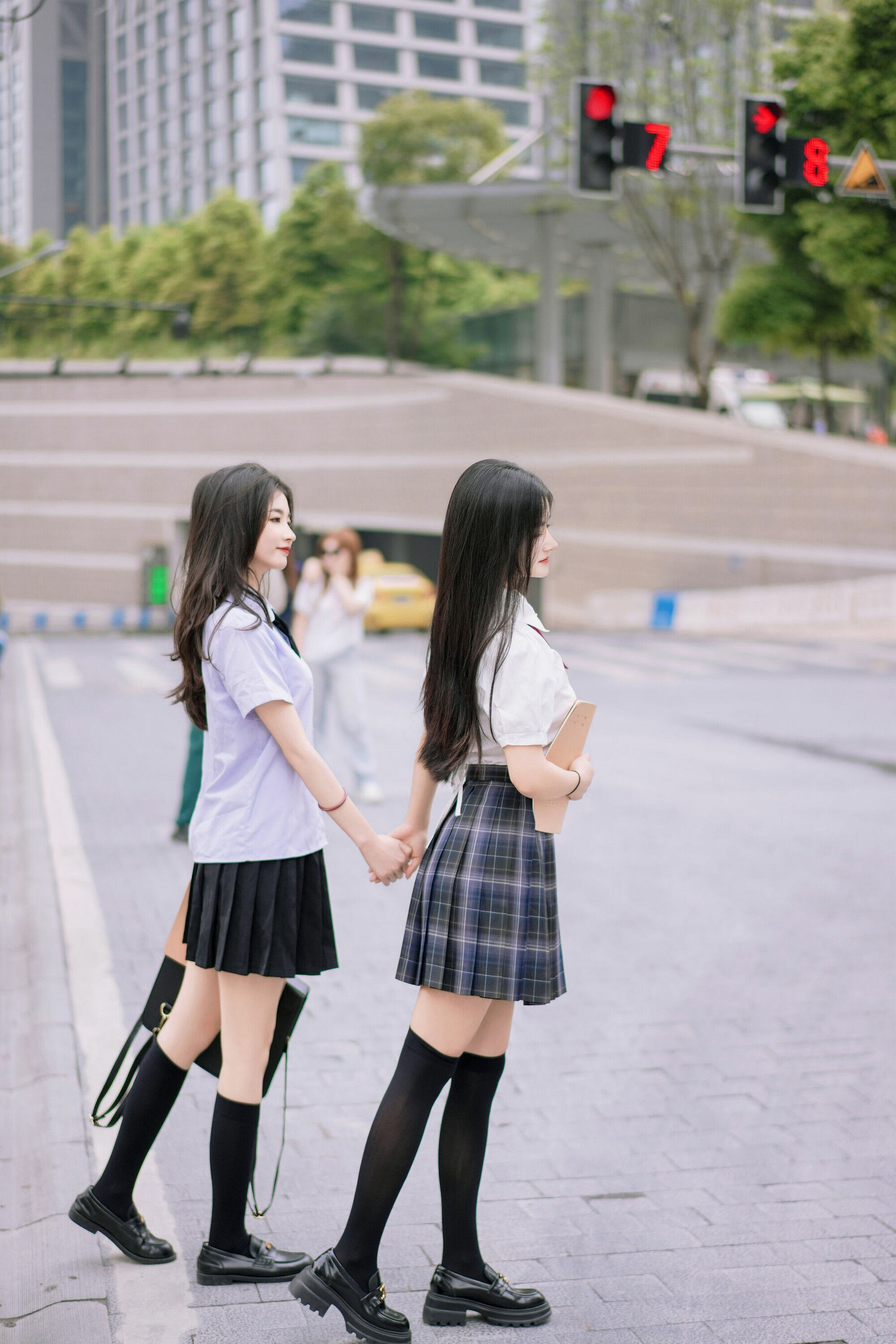 [秀人内购] 鱼尾fish & 谭小灵 诱人私拍福利 双人JK