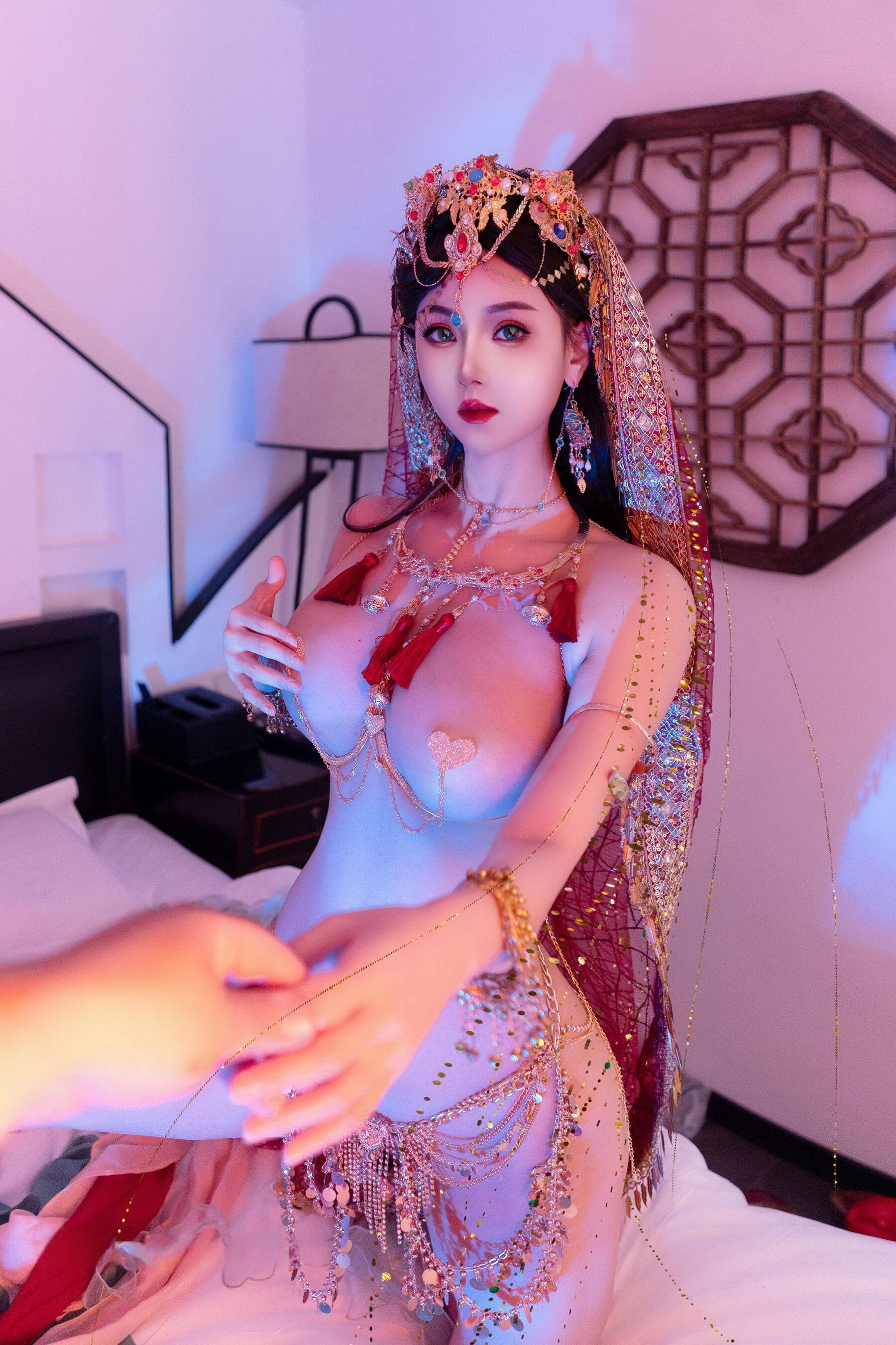 [秀人内购] 不吃冰淇淋 诱人私拍福利 芭比娃娃敦煌飞天