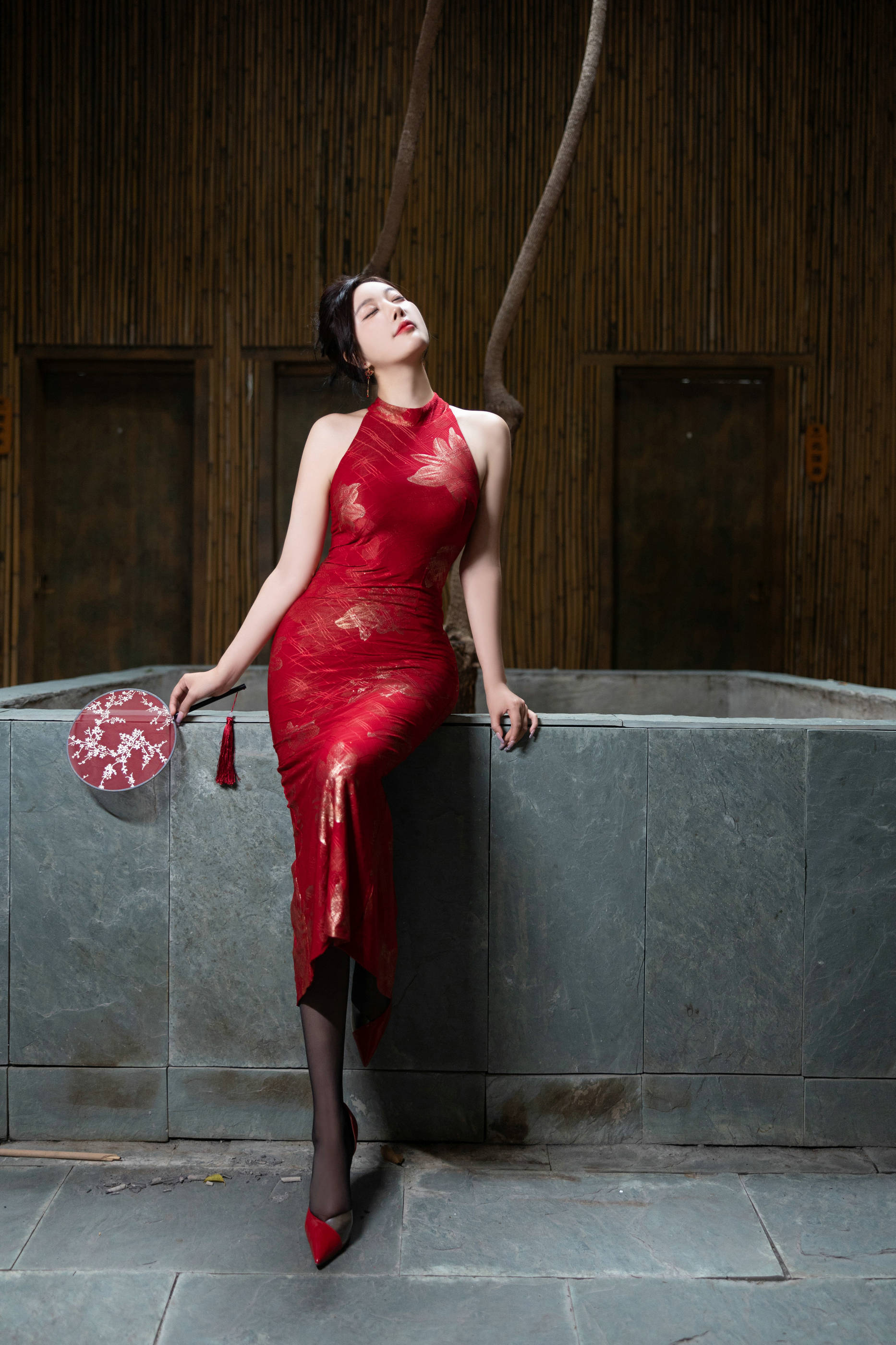 [秀人内购] 杨晨晨 诱人私拍福利 红色旗袍