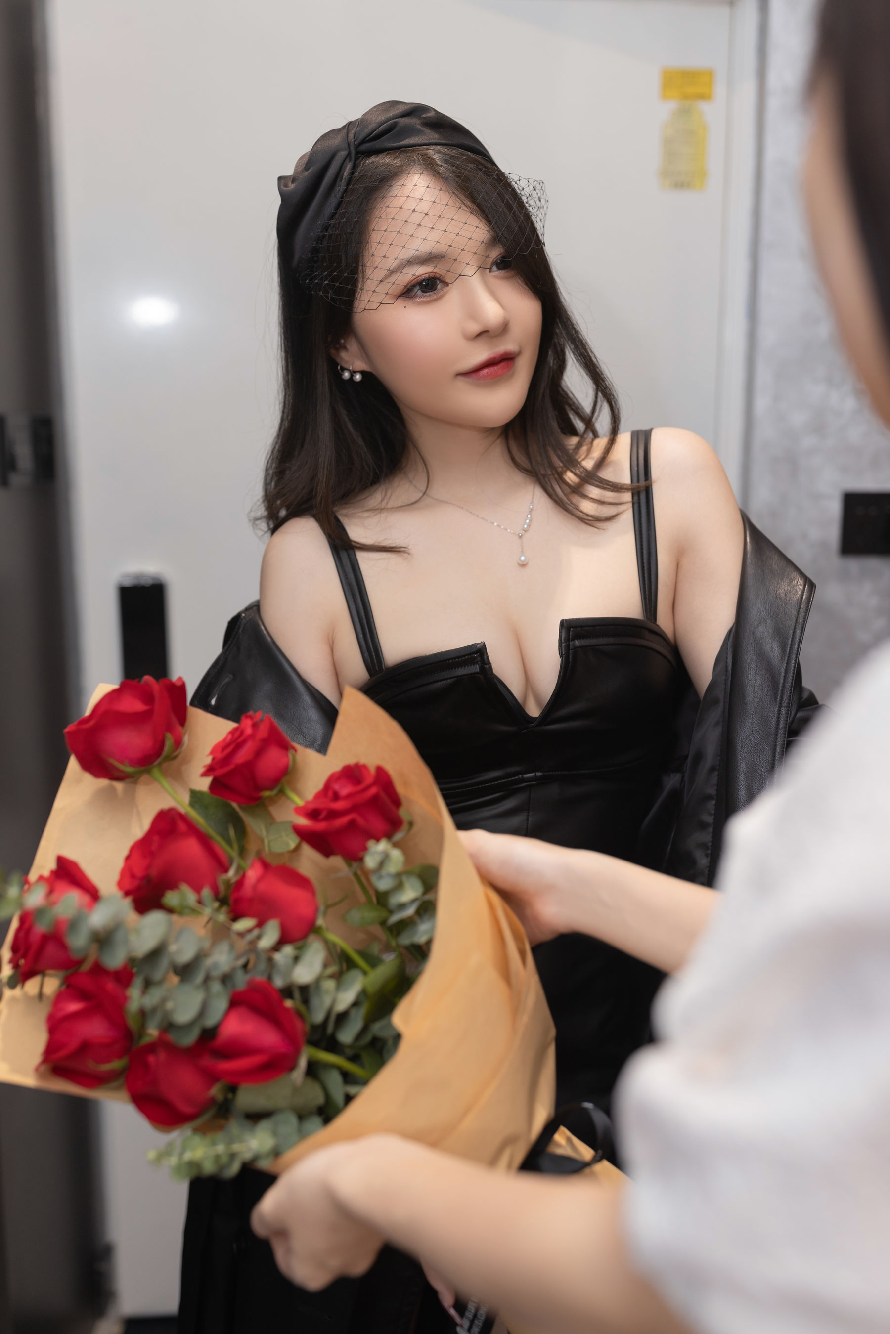 [秀人内购] 鱼子酱Fish 诱人私拍福利 妻子们的聚会