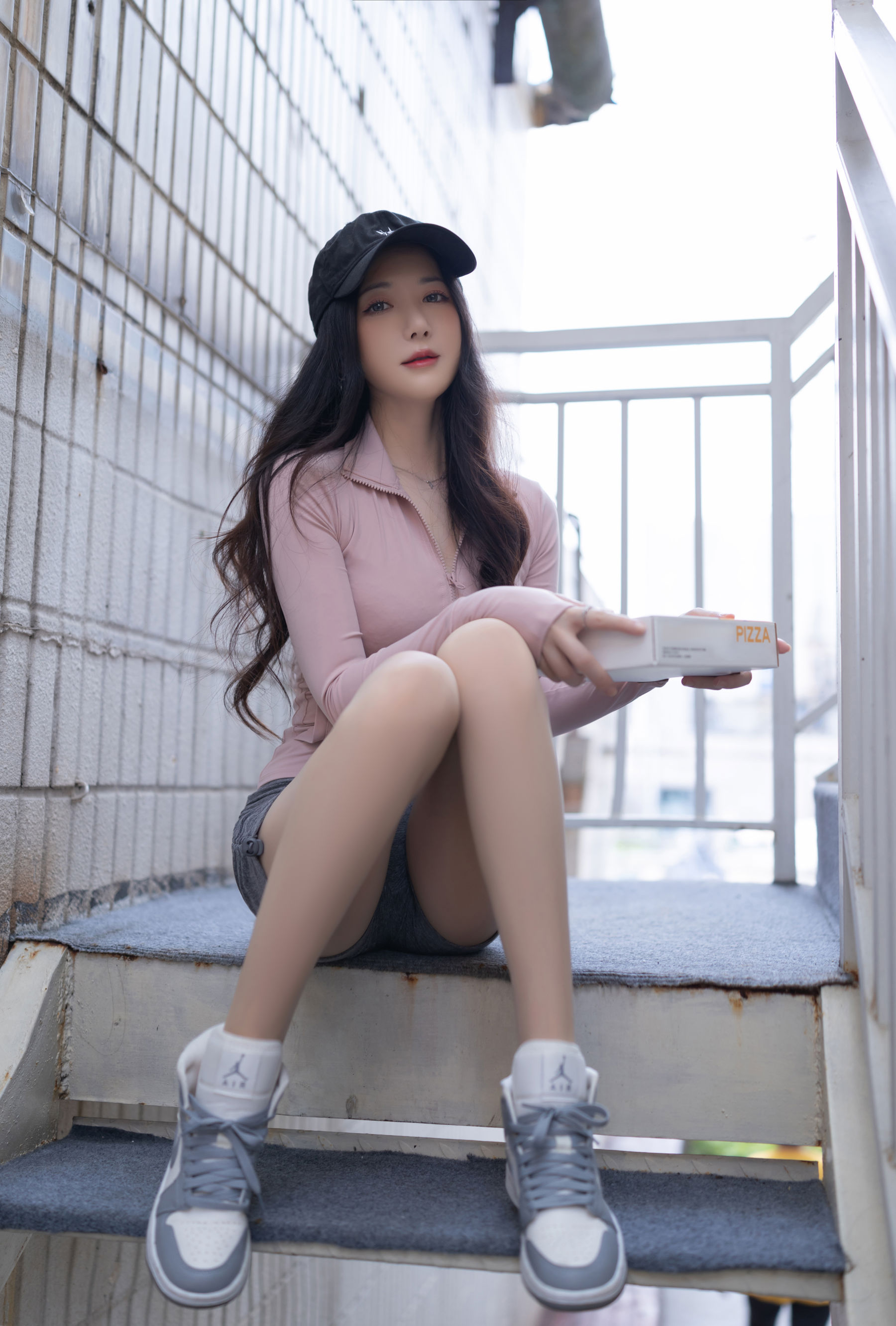 [秀人内购] 鱼子酱 诱人私拍福利 披萨pizza