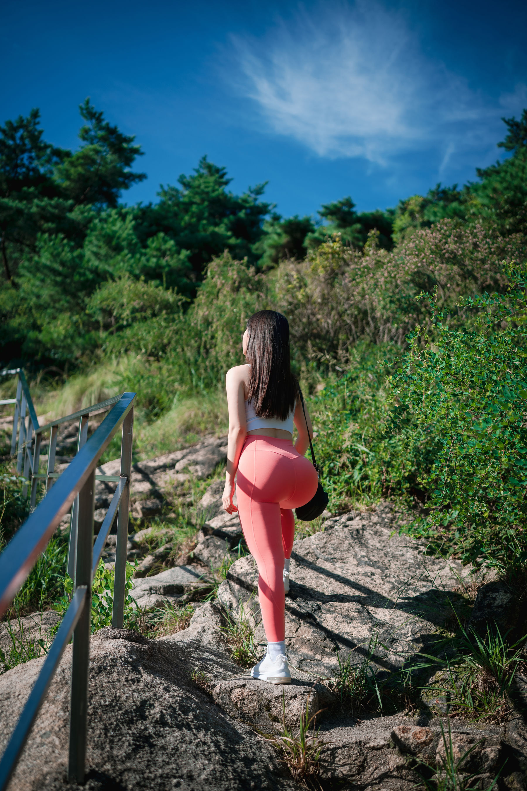 [DJAWA] ZziZzi – Naughty Trekking 2nd Course + S.Ver [105P]