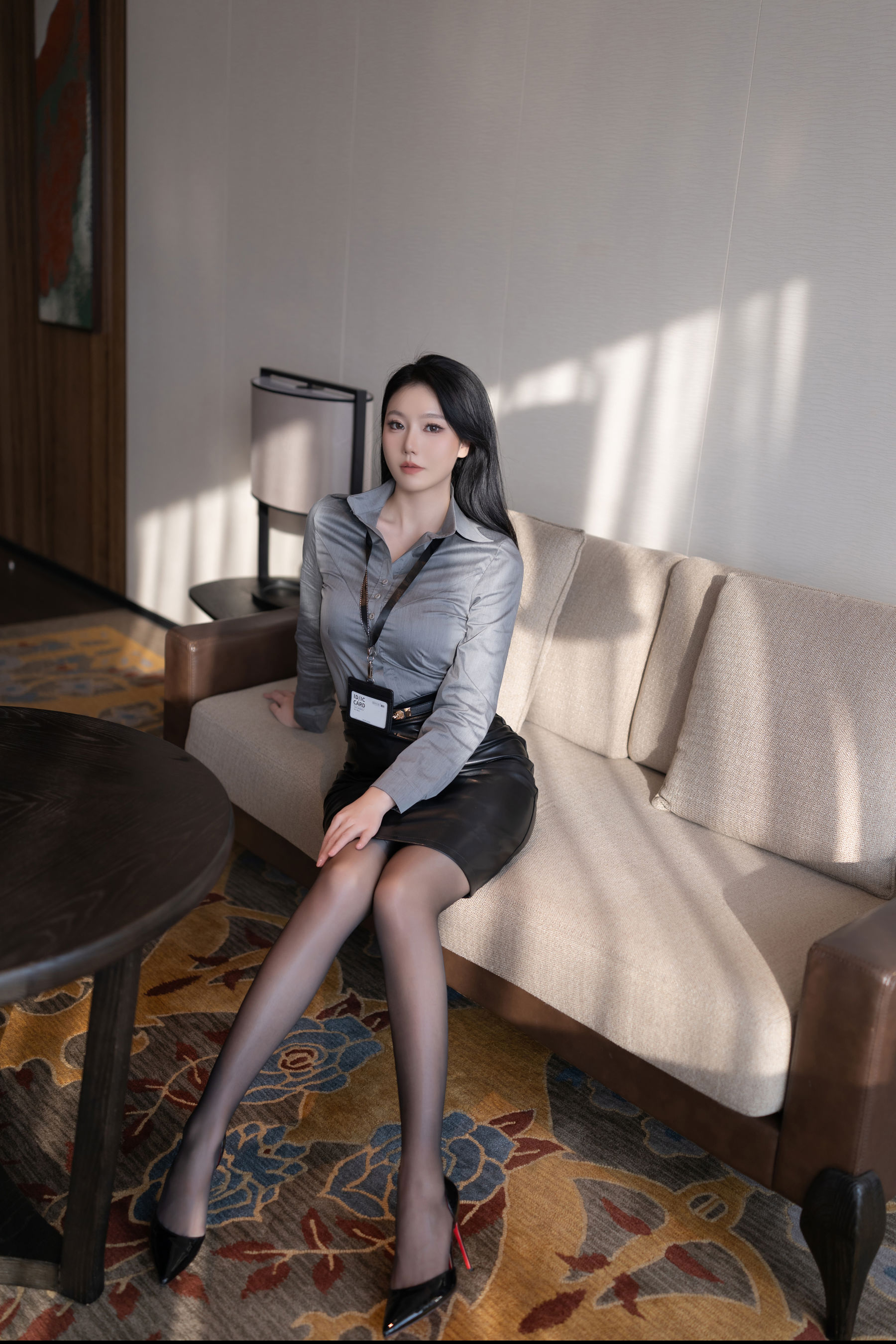 [秀人内购] 安然anran 诱人私拍福利 灰色衬衫