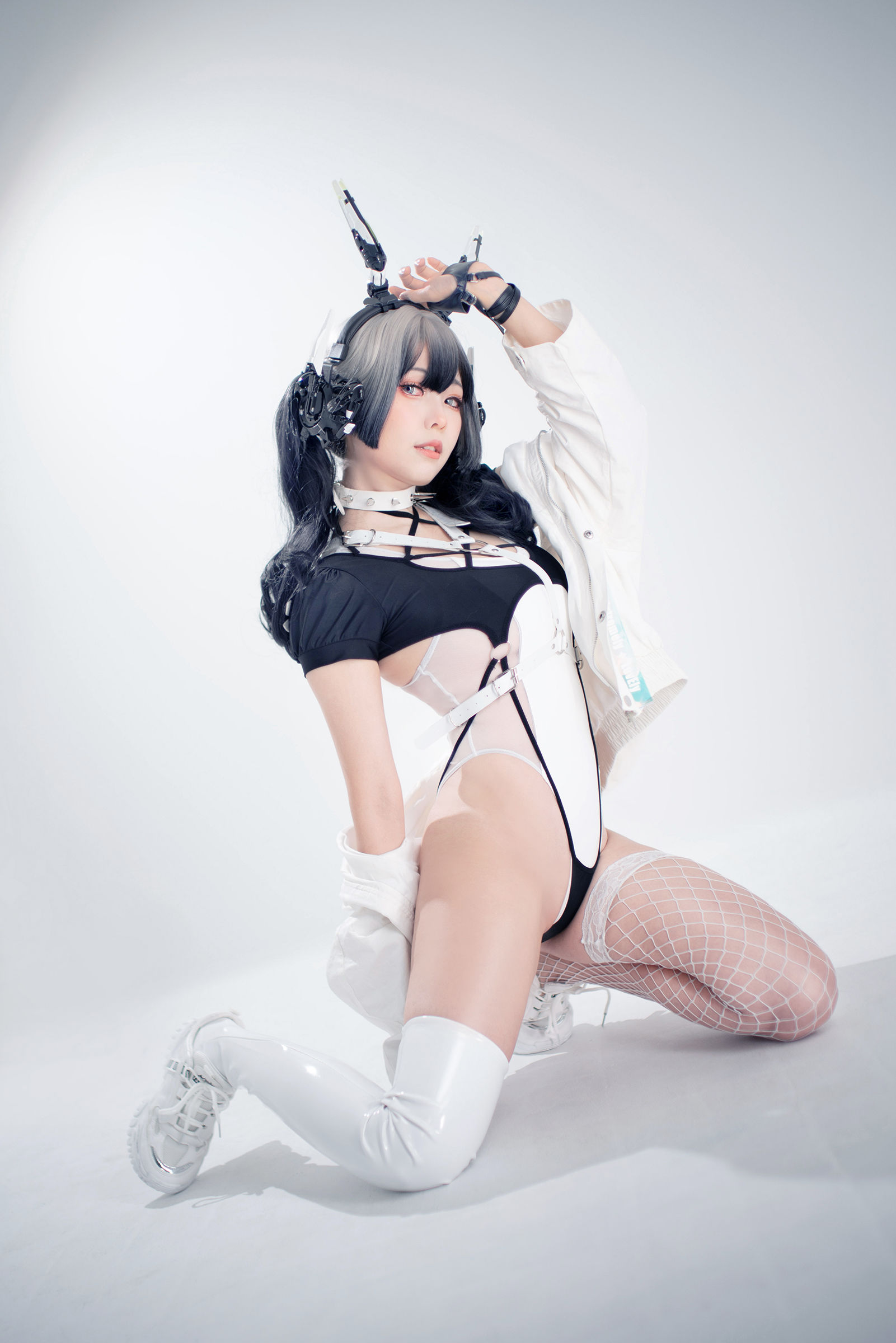 [COSPLAY] Ely_eee(ElyEE子) – Cyber Girl BLANCHE 賽博少女