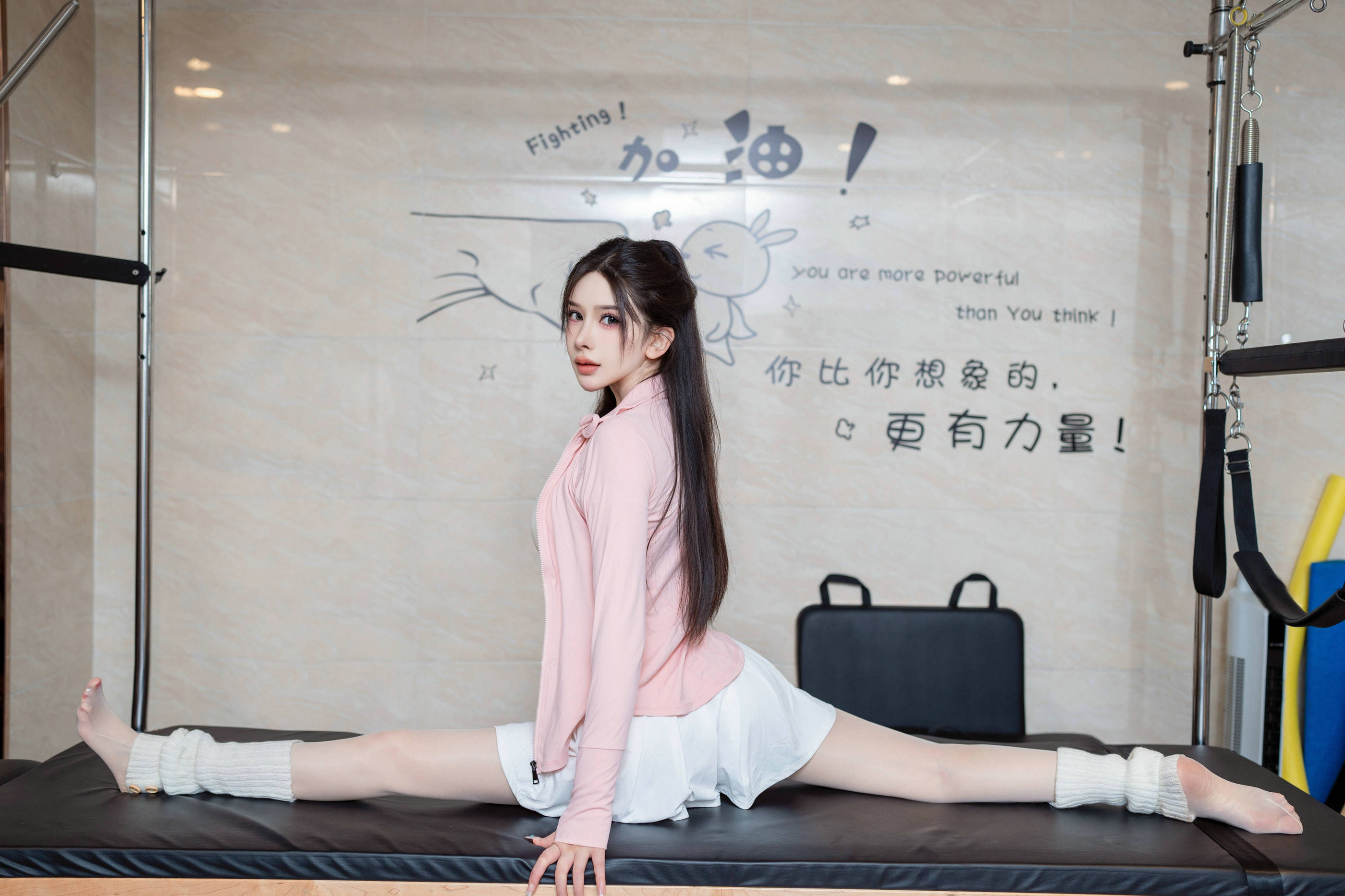 [秀人内购] 李丽莎 诱人私拍福利 双人缠绵