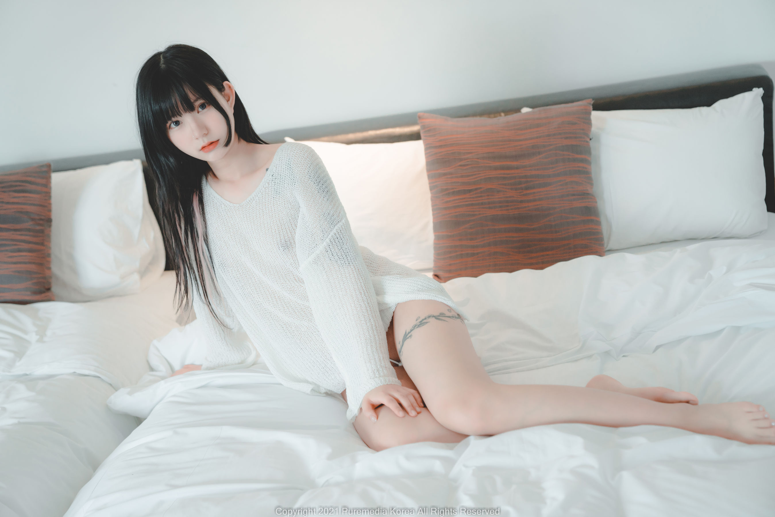 [PURE MEDIA] Hizzy 轻薄白T [38P]