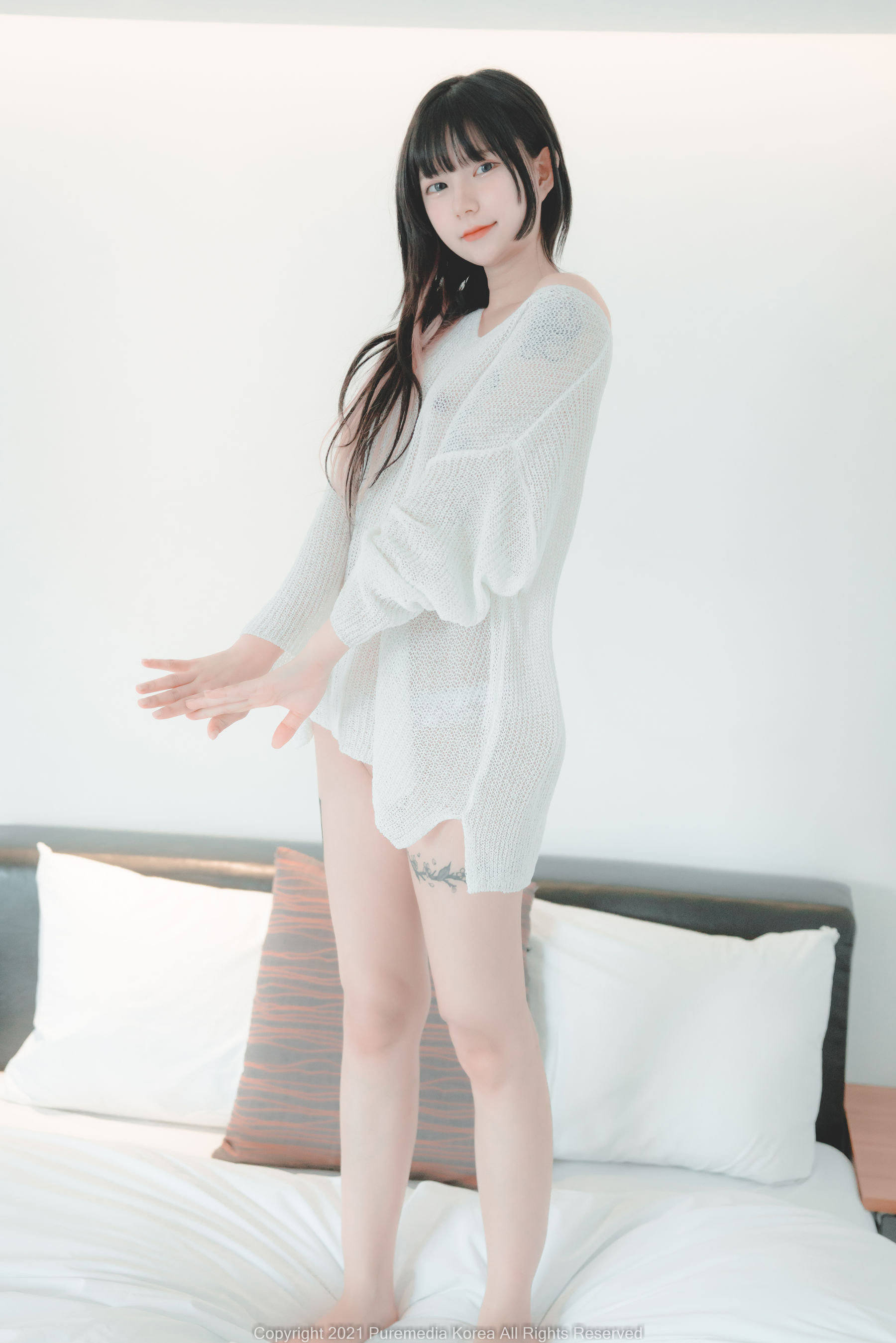 [PURE MEDIA] Hizzy 轻薄白T [38P]