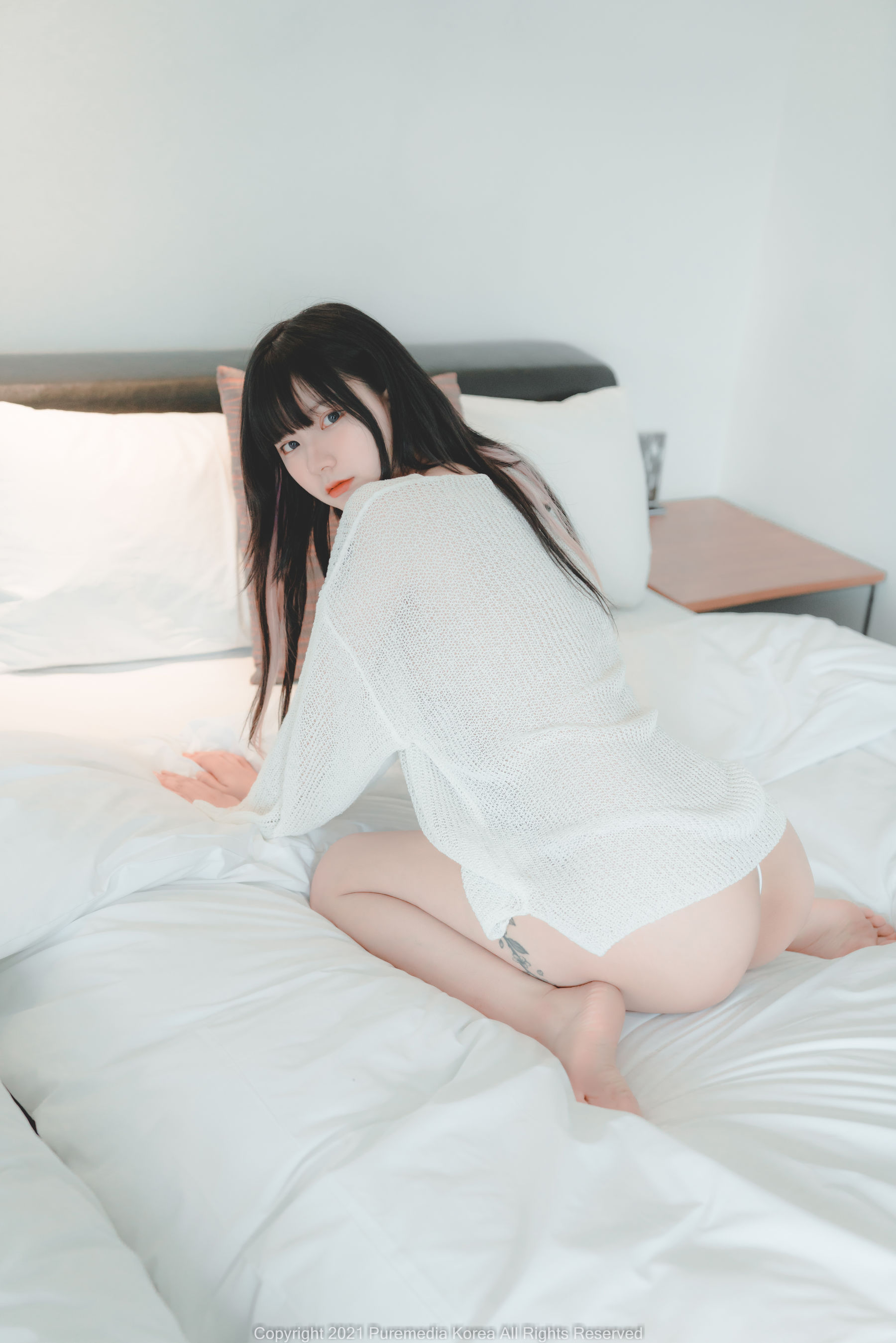 [PURE MEDIA] Hizzy 轻薄白T [38P]