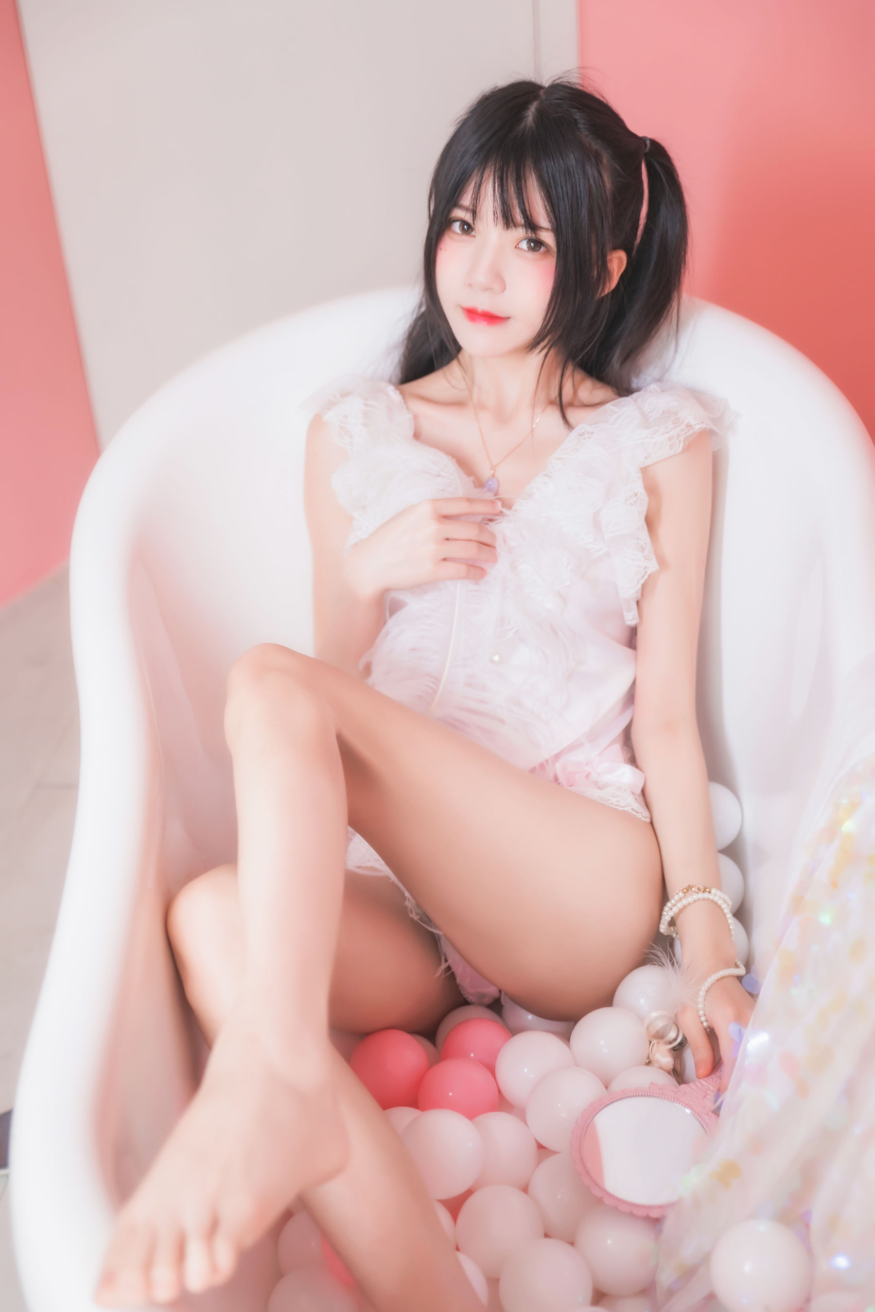 [COSPLAY] 桜桃喵 – 冬眠系列 粉色浴缸