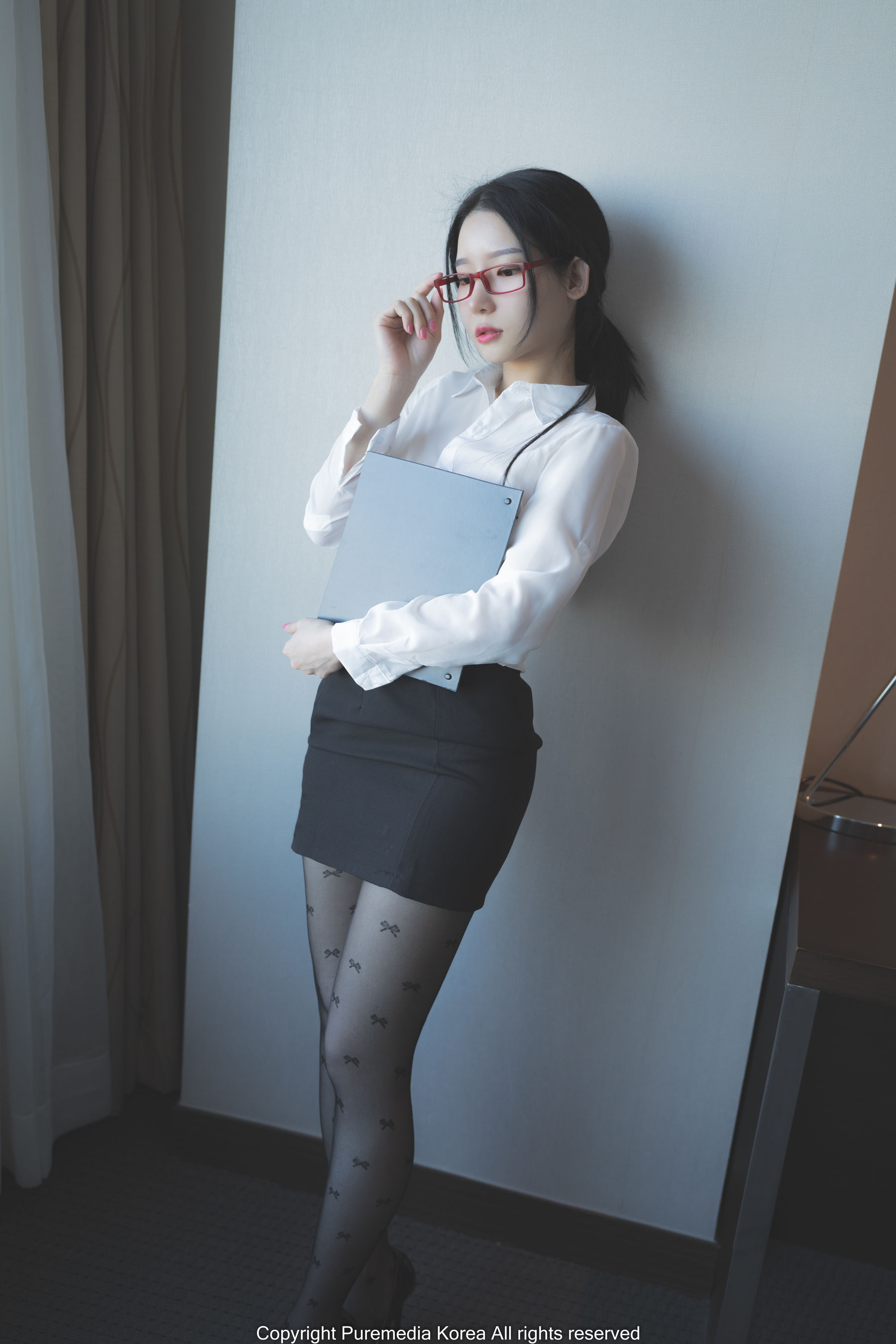[PURE MEDIA] Yeha 黑丝OL [44P]