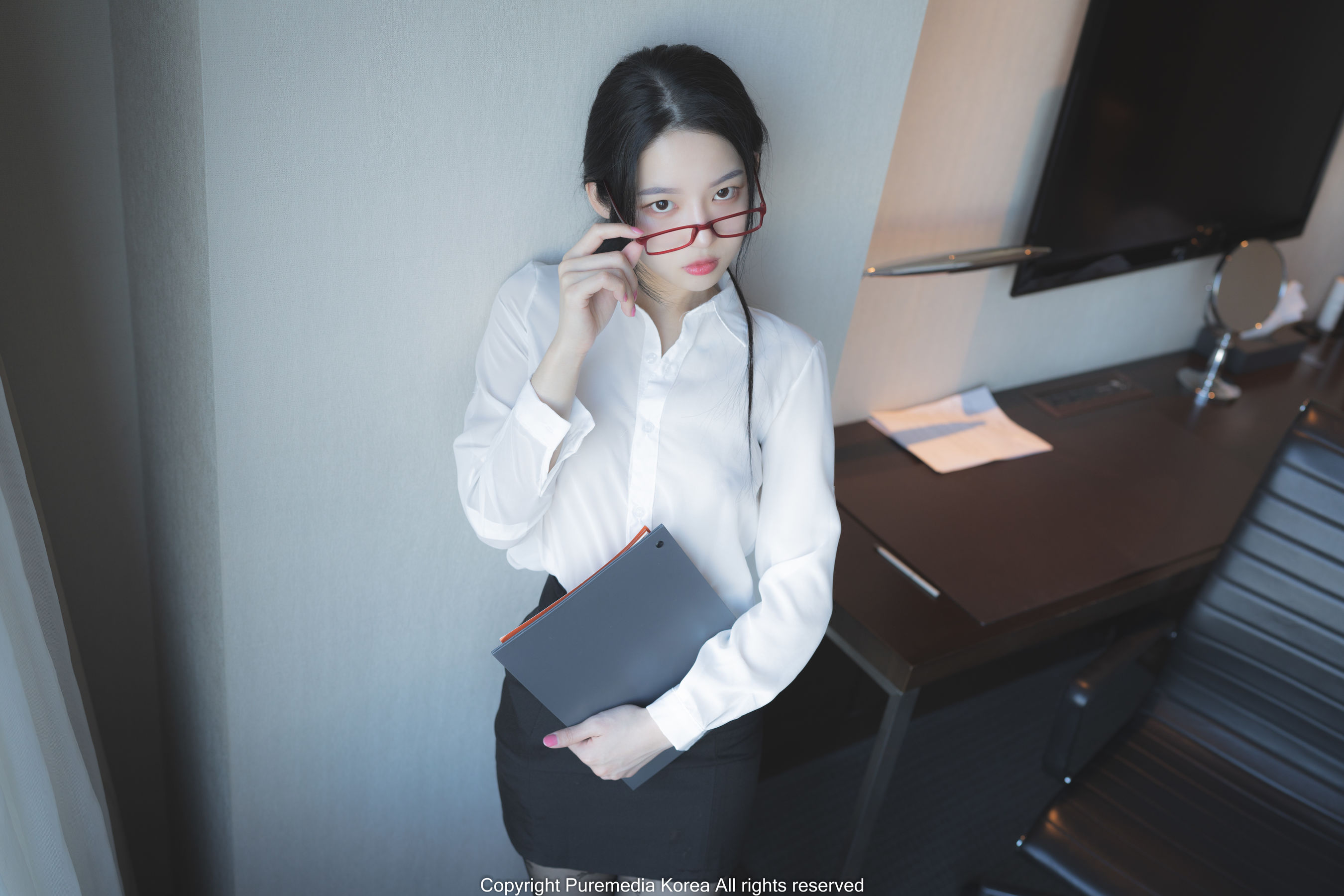 [PURE MEDIA] Yeha 黑丝OL [44P]