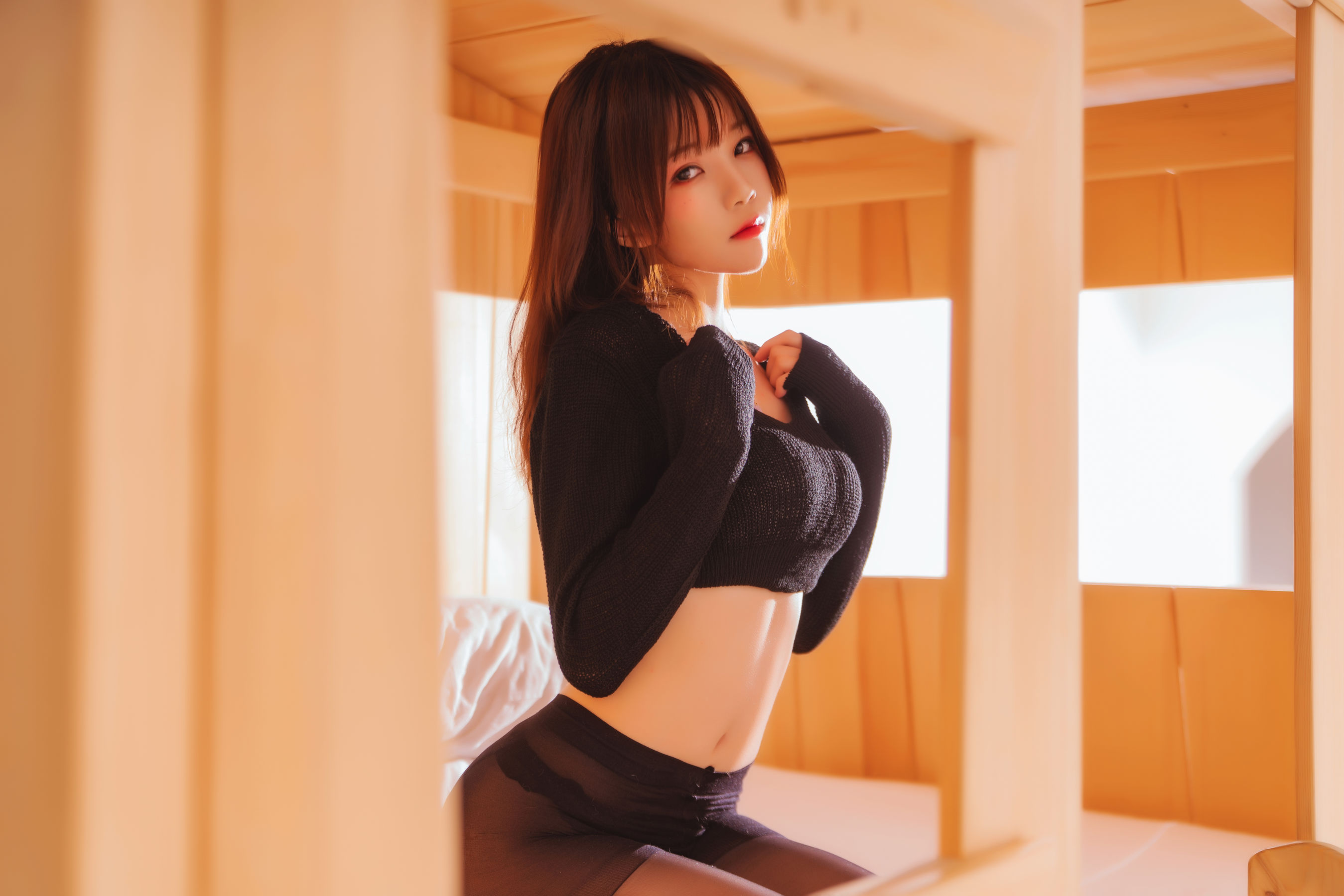 [COSPLAY] 桜桃喵 – 黑&白 之 性感黑