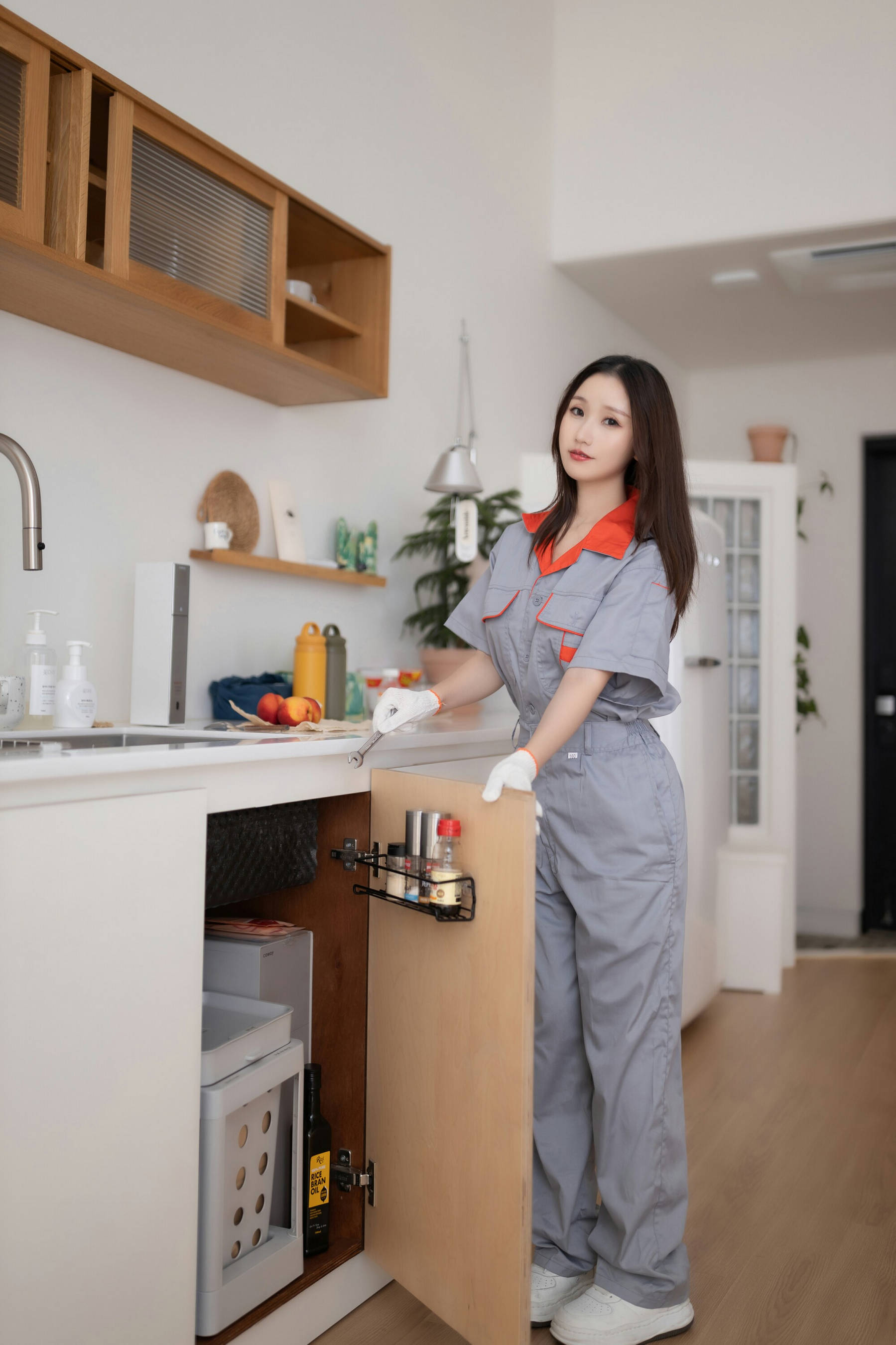 [秀人内购] 杏子 诱人私拍福利 物业小姐