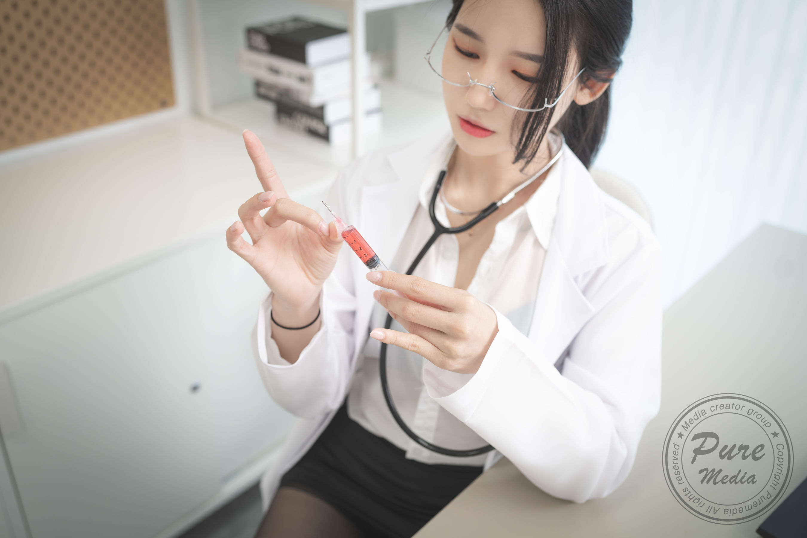 [PURE MEDIA] Yeha 性感女医生 [22P]