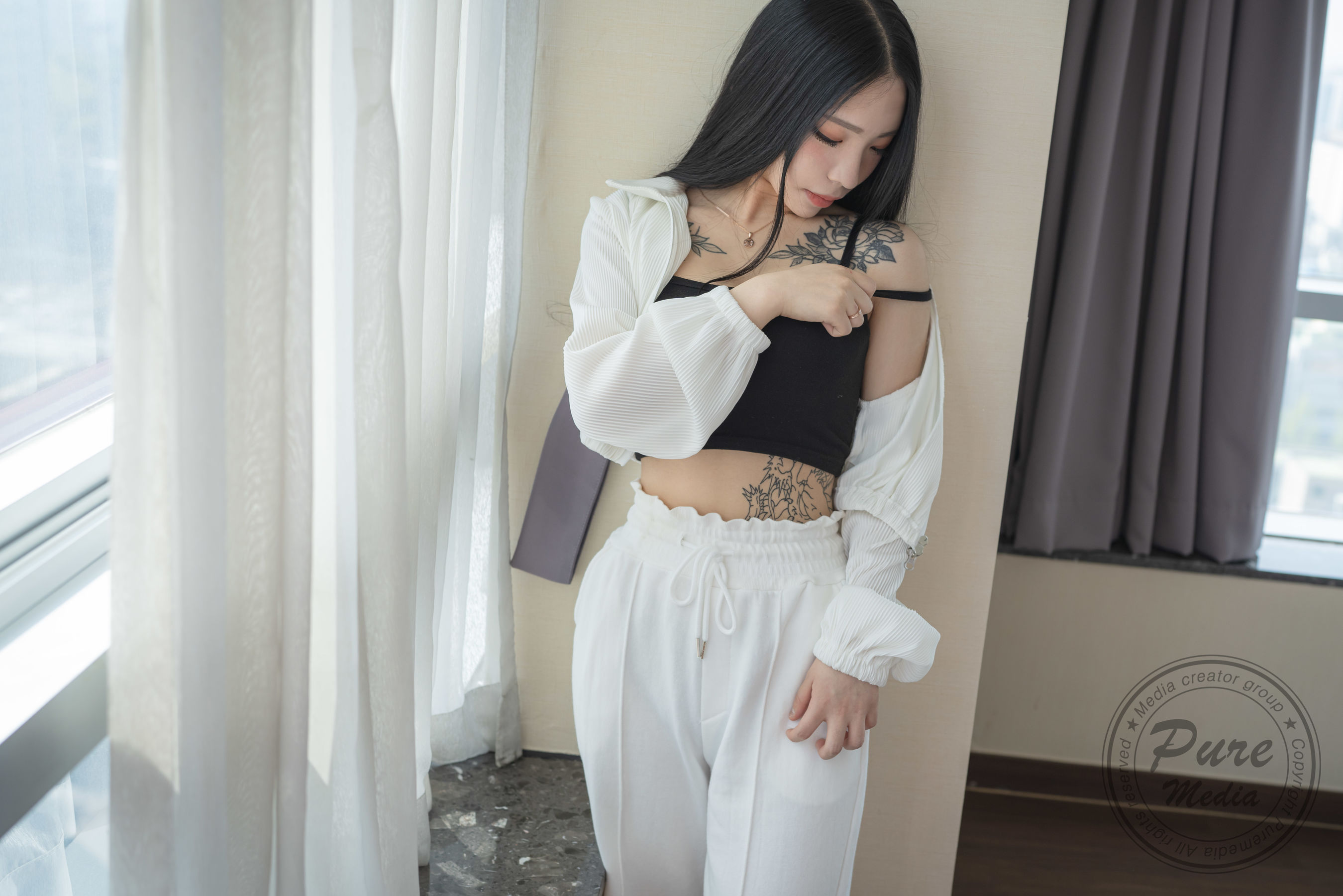 [PURE MEDIA] Yeon-hwa 黑色内衣 [28P]