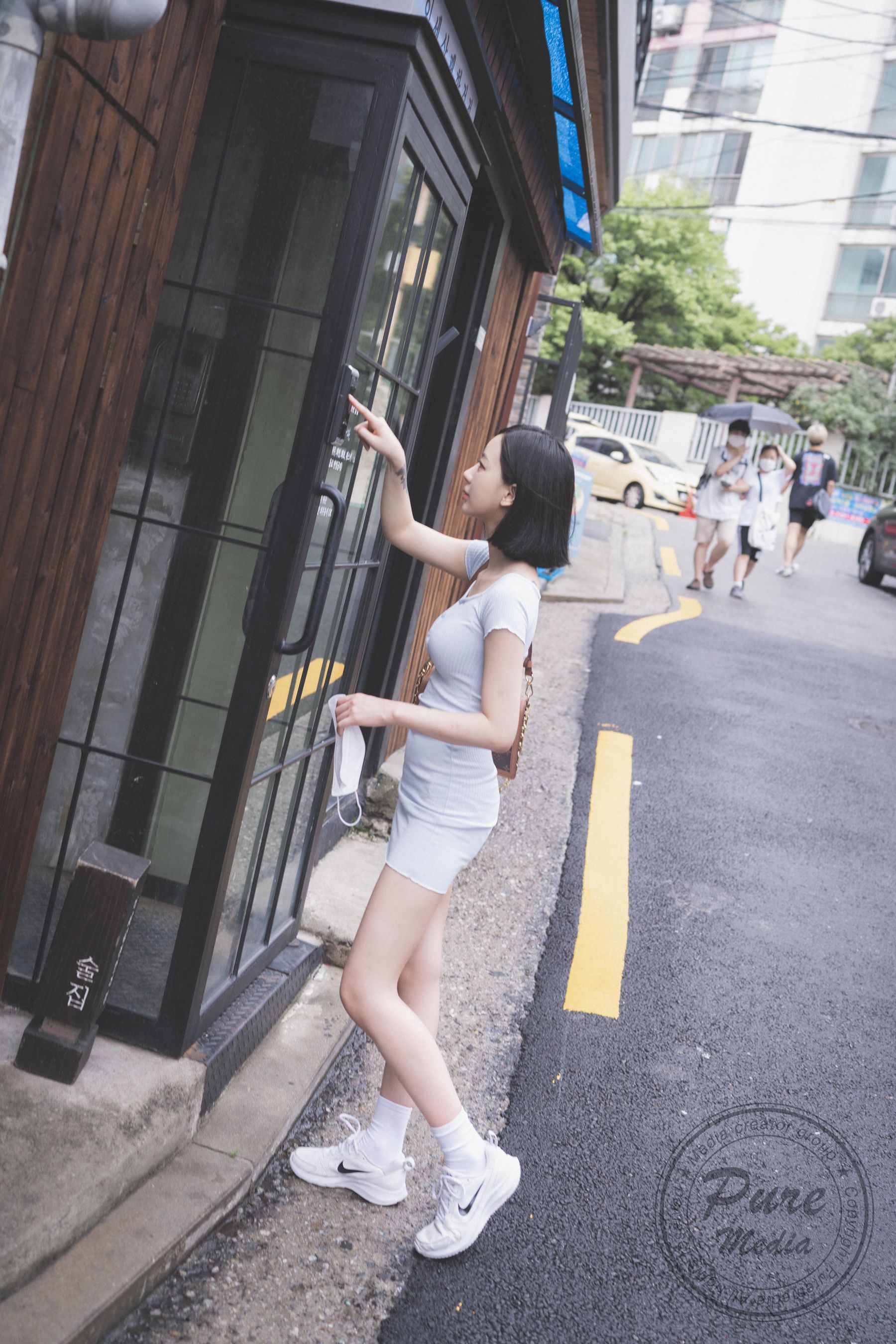 [PURE MEDIA] Jia 性感服务员 [42P]