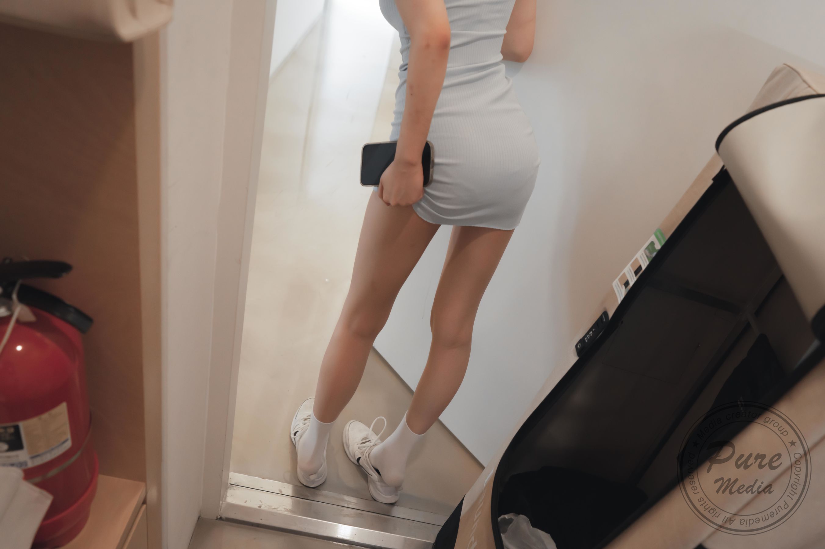 [PURE MEDIA] Jia 性感服务员 [42P]