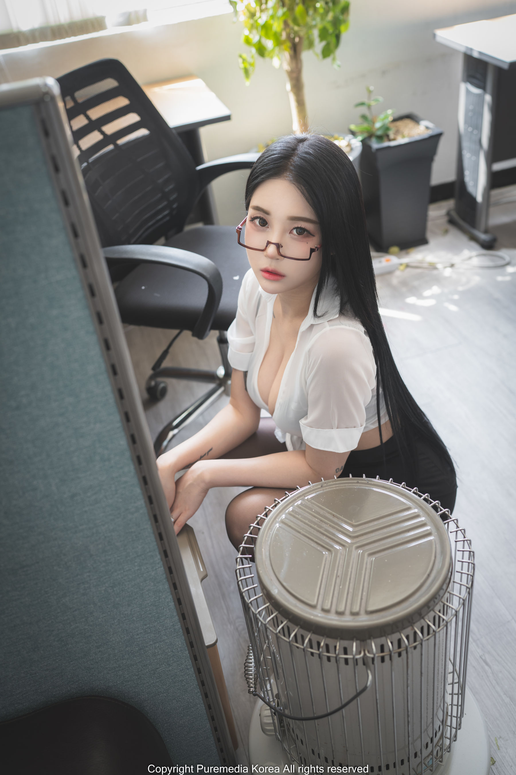 [PURE MEDIA] Bomi 性感OL [95P]