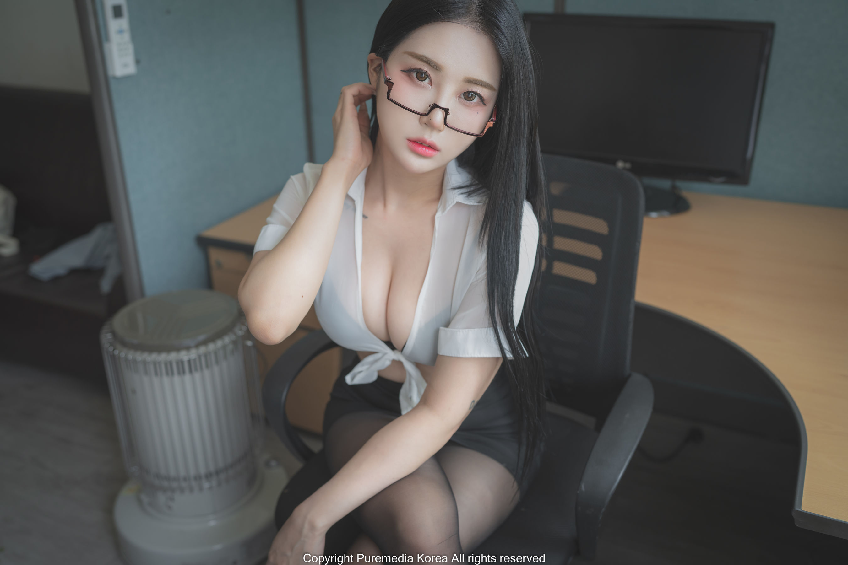[PURE MEDIA] Bomi 性感OL [95P]