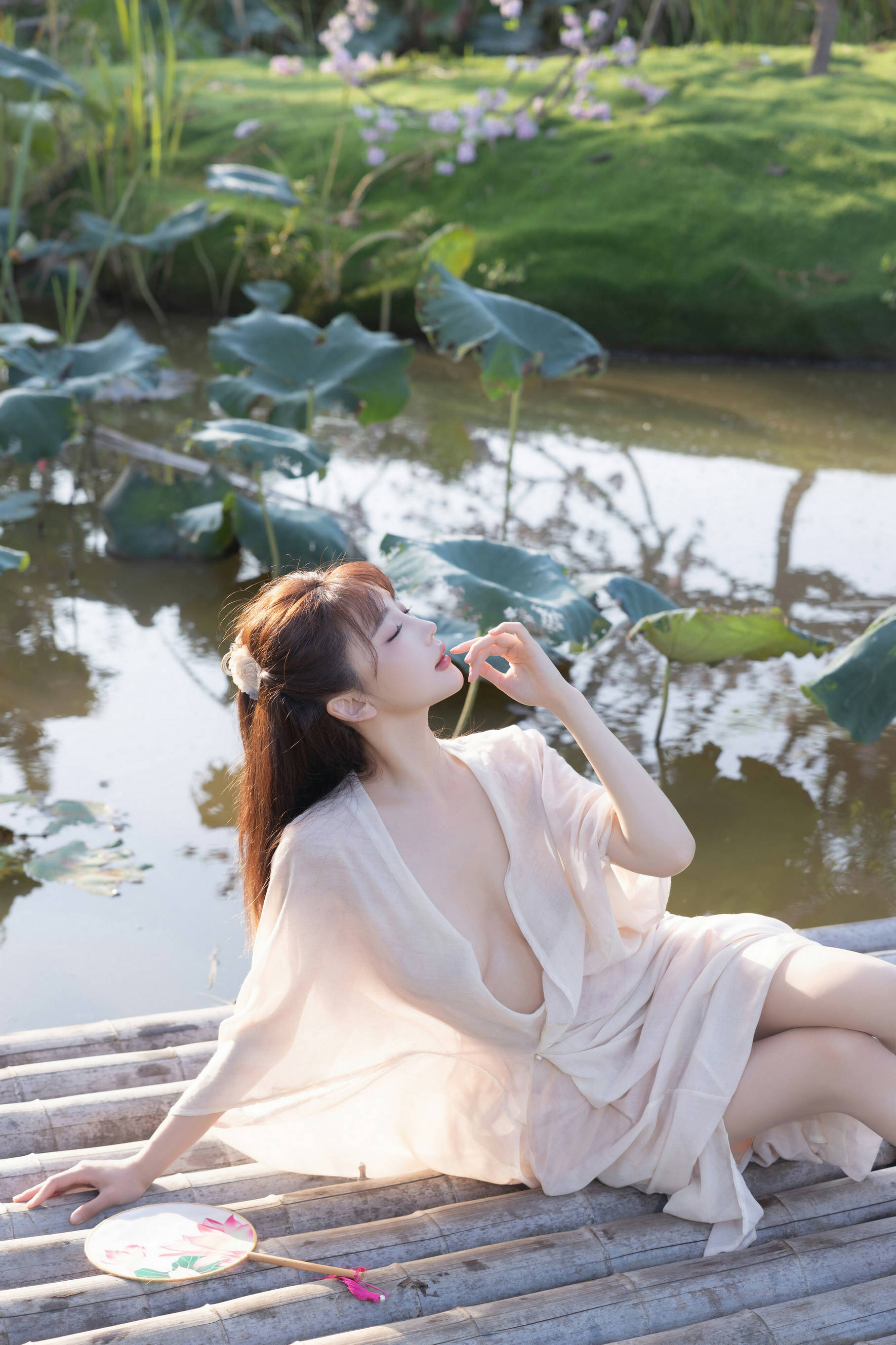 [秀人内购] 陆萱萱 诱人私拍福利 古风浅色薄纱