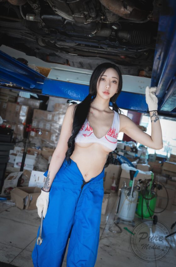 [PURE MEDIA] JIA Prey mechanic 修车女孩 [30P]