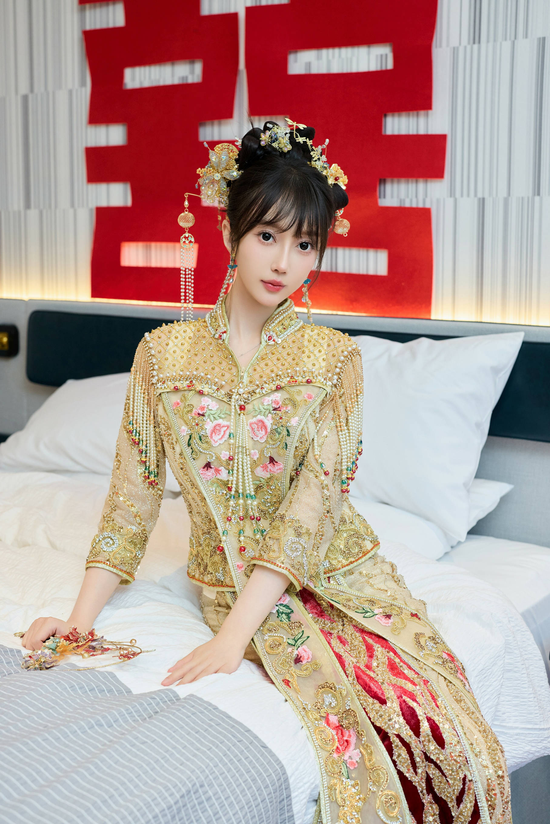 [秀人内购] 玥儿玥er 诱人私拍福利 婚纱制服诱惑