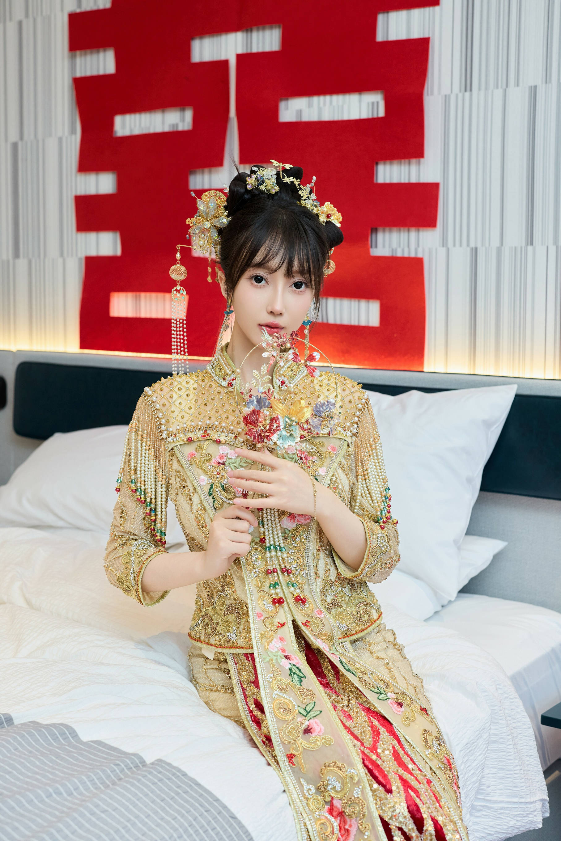 [秀人内购] 玥儿玥er 诱人私拍福利 婚纱制服诱惑