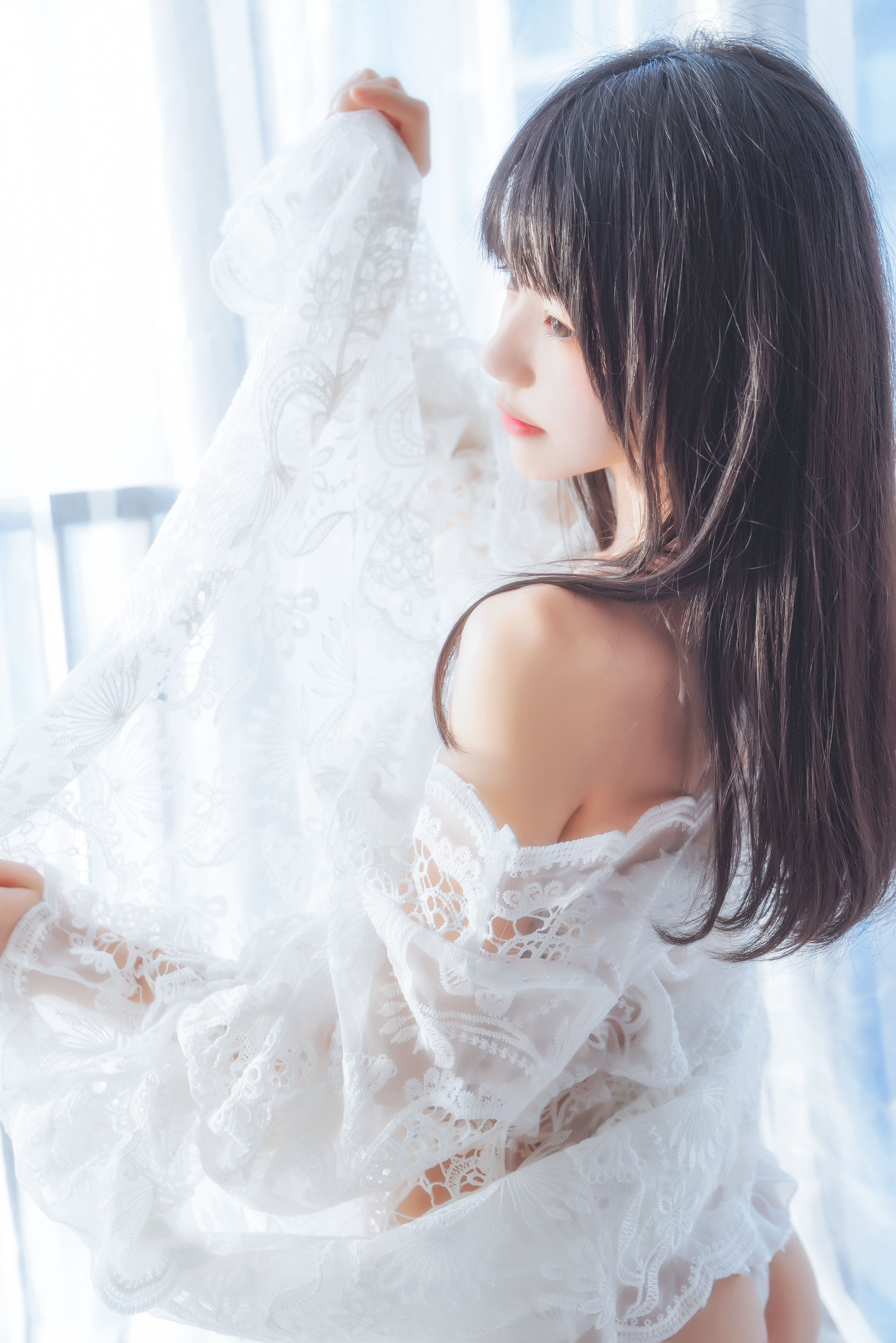 [COSPLAY] 桜桃喵 – 初雪