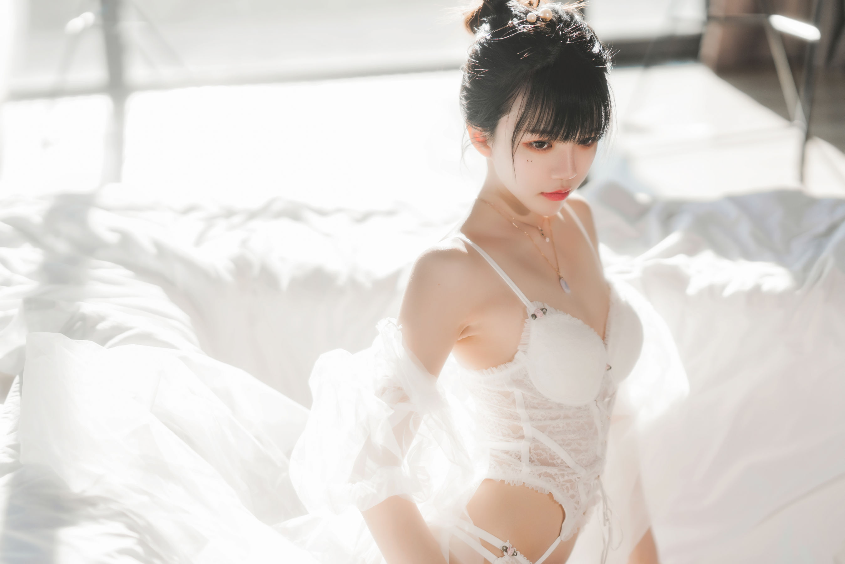 [COSPLAY] 桜桃喵 – 白纱糖