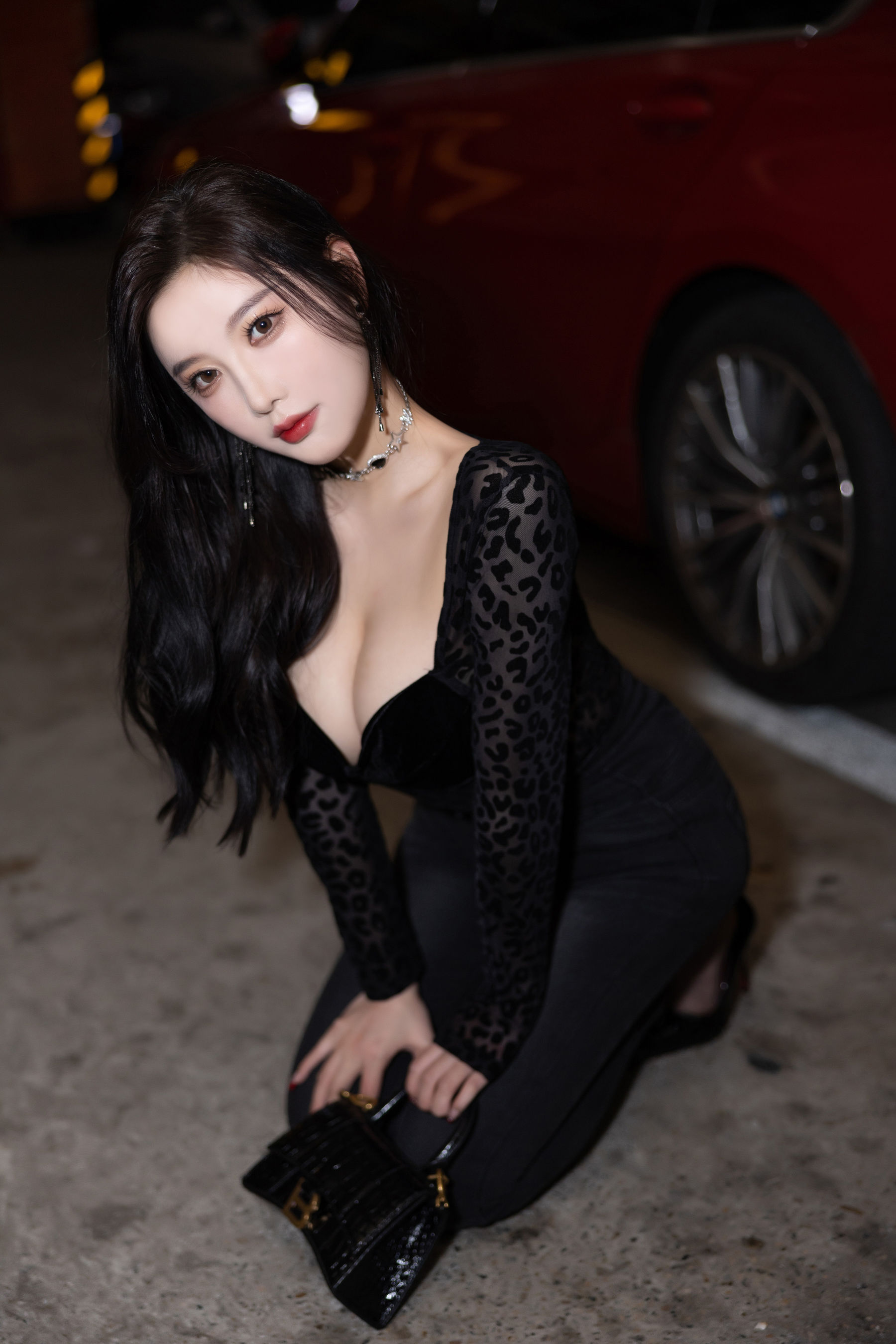 [秀人内购] 杨晨晨 诱人私拍福利 黑色牛仔裤