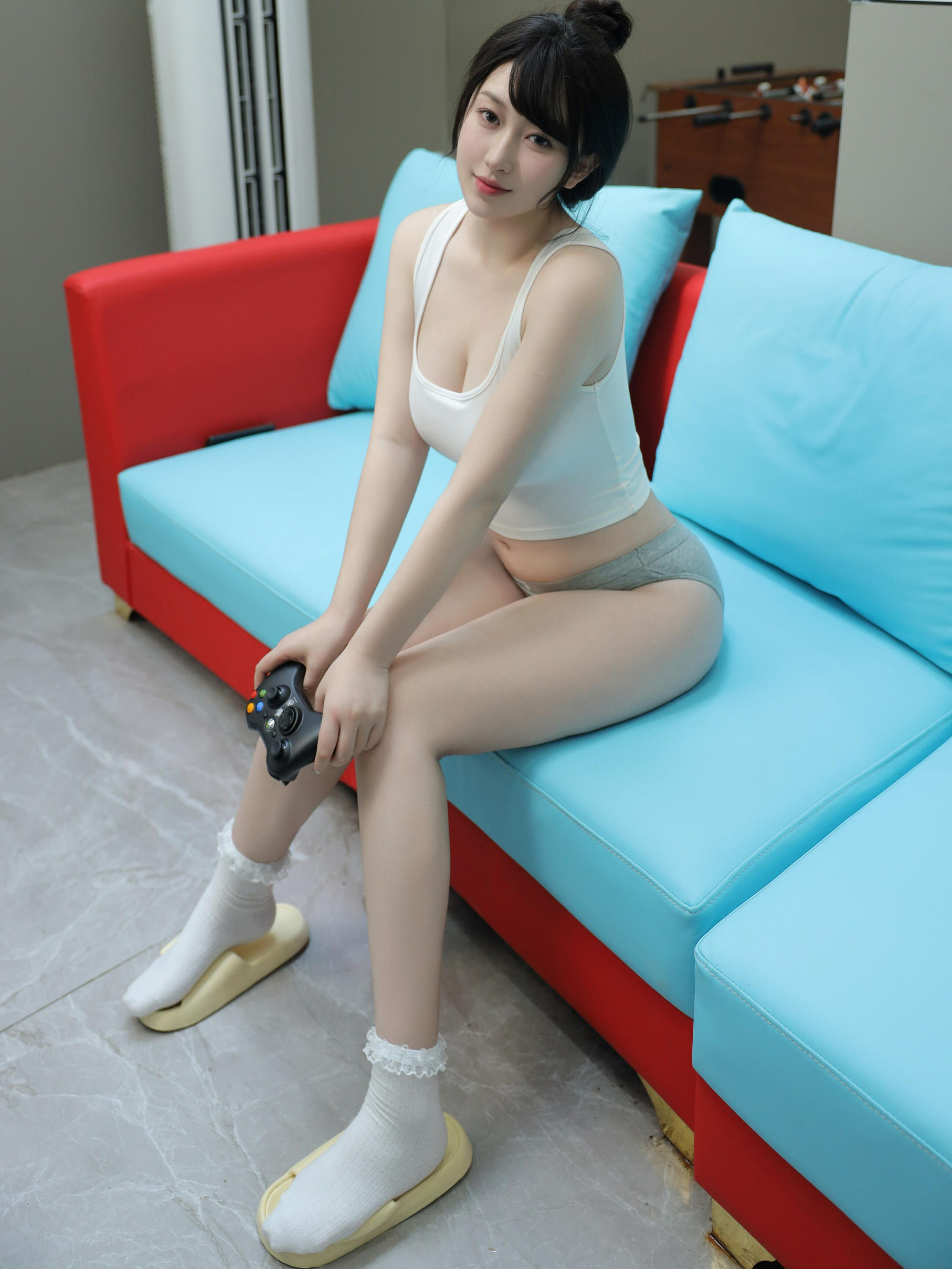 [秀人内购] 李沁恩lrene 诱人私拍福利 居家女友